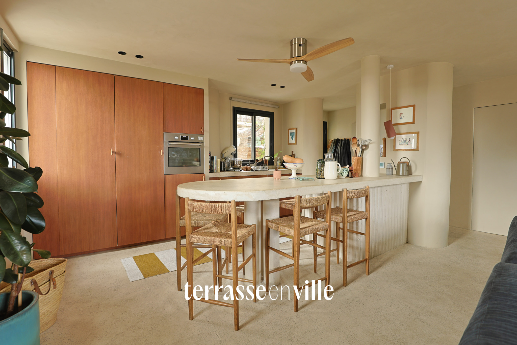 ROUCAS BLANC T4 - VUE - TERRASSE- 570 000 €