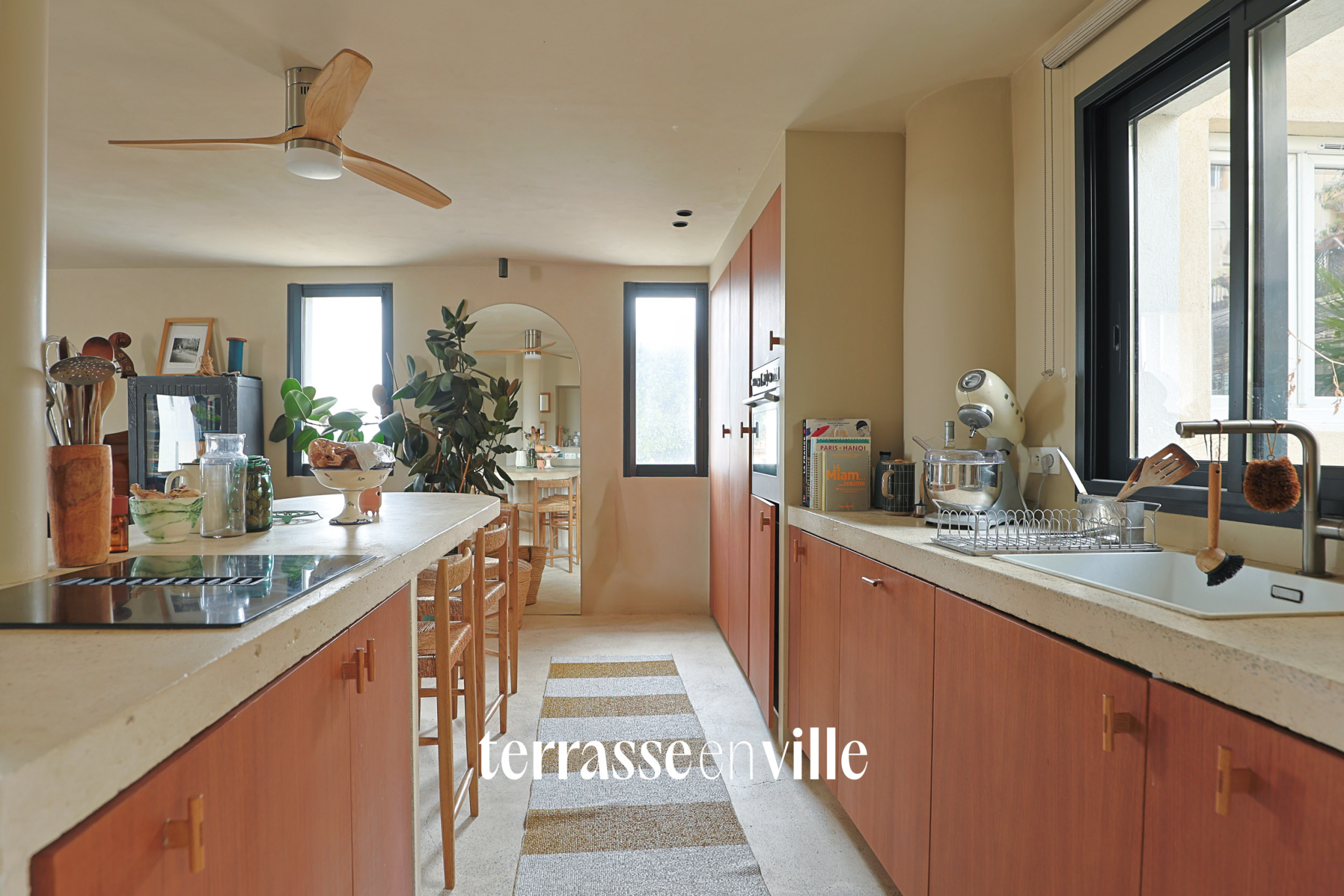 ROUCAS BLANC T4 - VUE - TERRASSE- 570 000 €