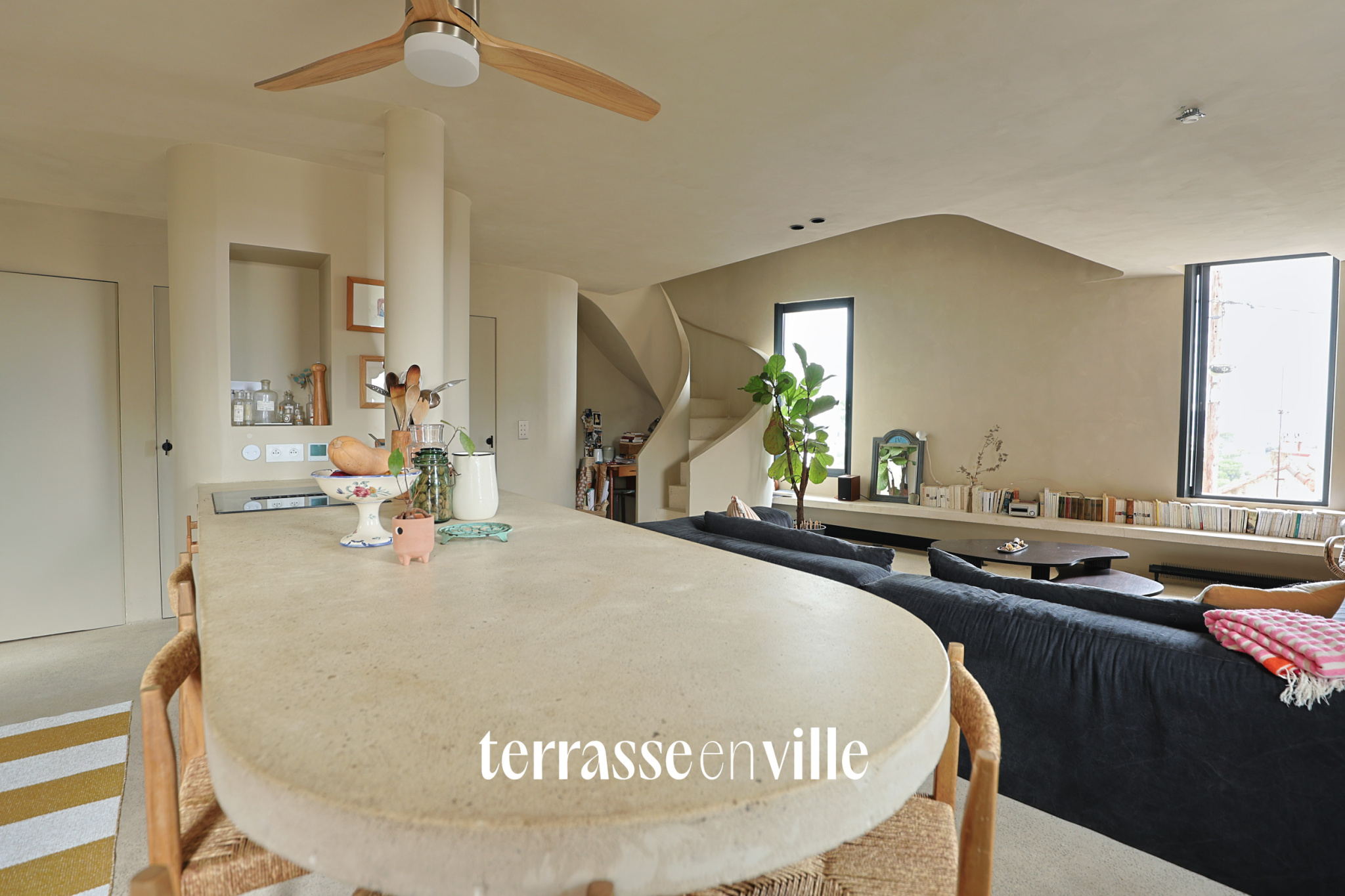 ROUCAS BLANC T4 - VUE - TERRASSE- 570 000 €