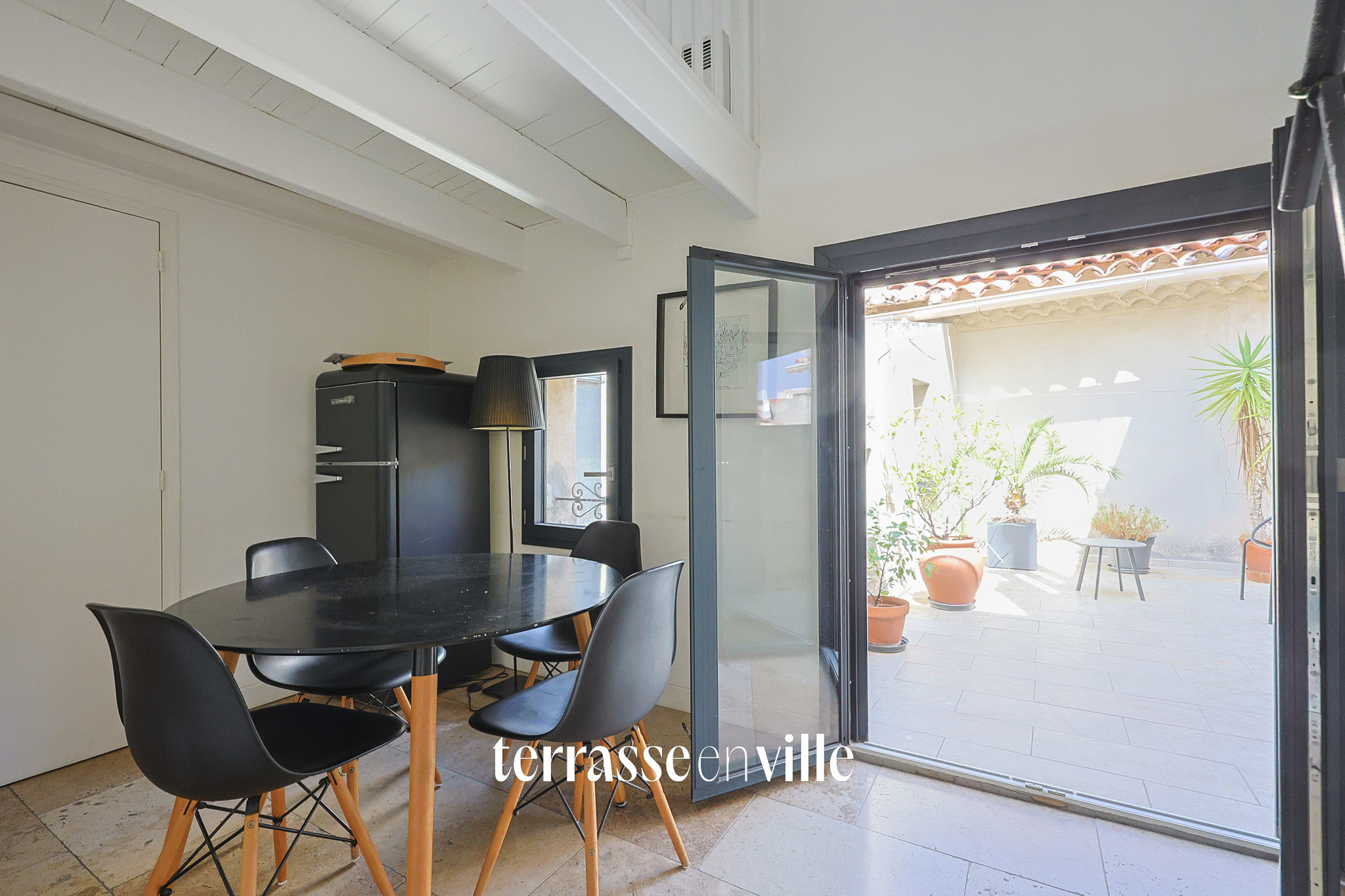 EXCLUSIVITE - VIEUX-PORT / HÔTEL DE VILLE - DERNIER ETAGE - T2 - 55m2 - TERRASSE - 290 000€
