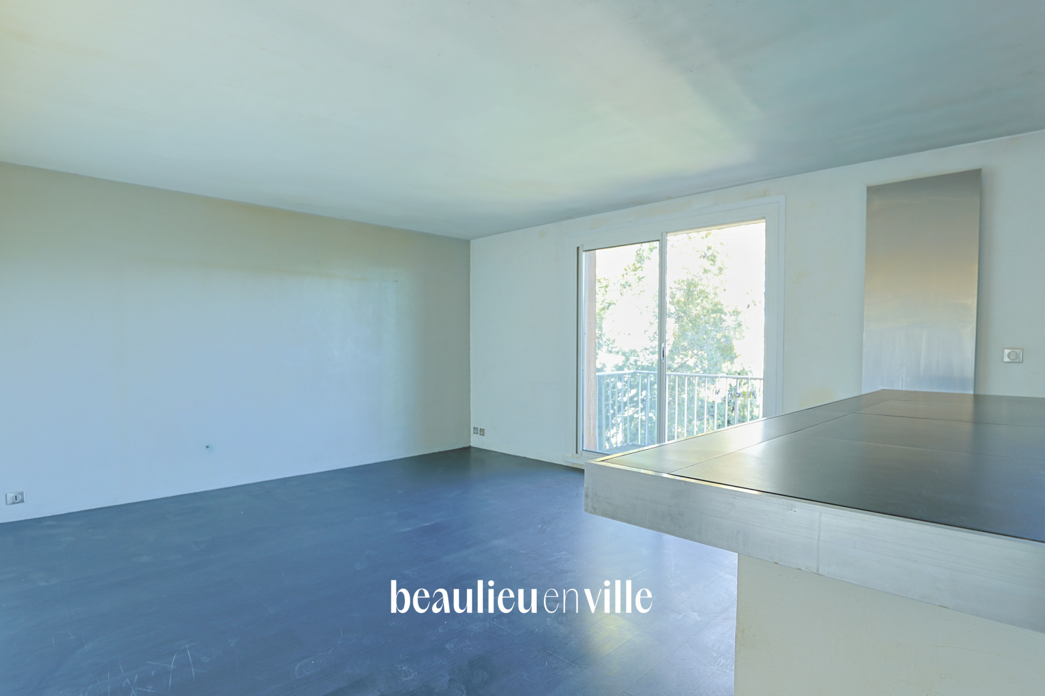 LE CABOT 9ème - T3 - 70 M2 - BALCON - PARKING - 210 000€