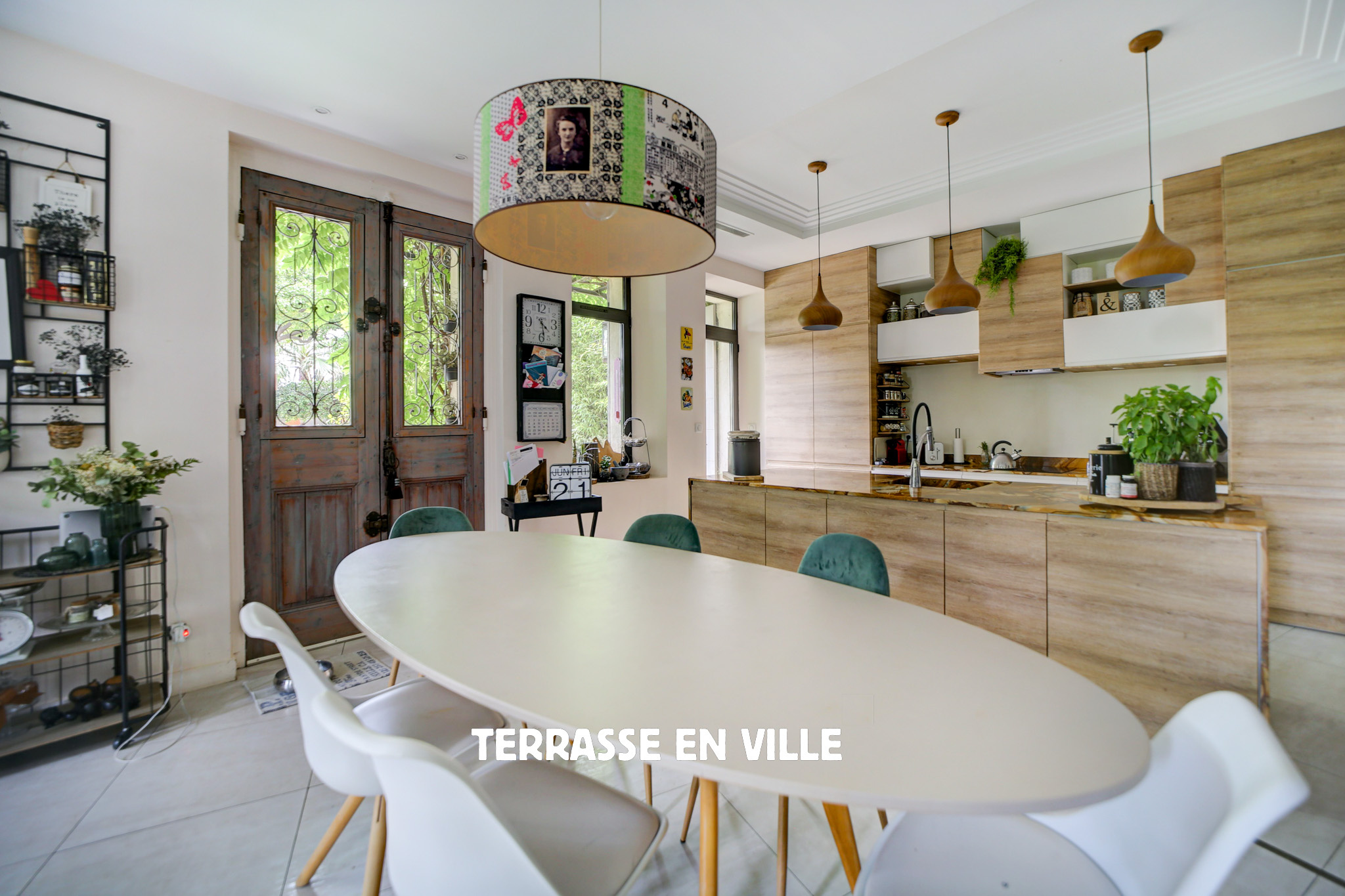 MARSEILLE 12è - SPLENDIDE BATISSE DU XIXè - 260M2 - JARDIN 700M2 - PISCINE - 1 690 000€