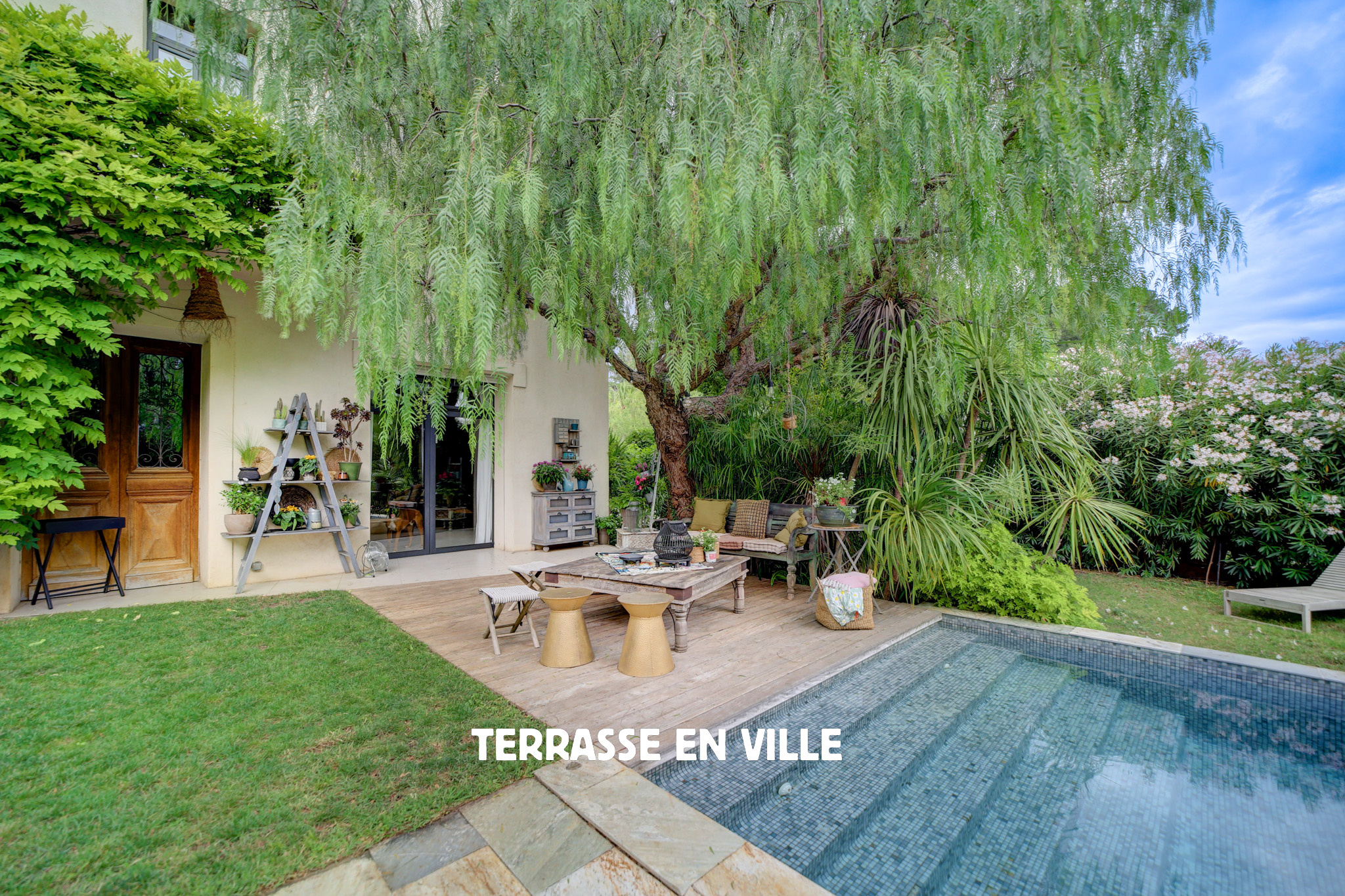 MARSEILLE 12è - SPLENDIDE BATISSE DU XIXè - 260M2 - JARDIN 700M2 - PISCINE - 1 690 000€