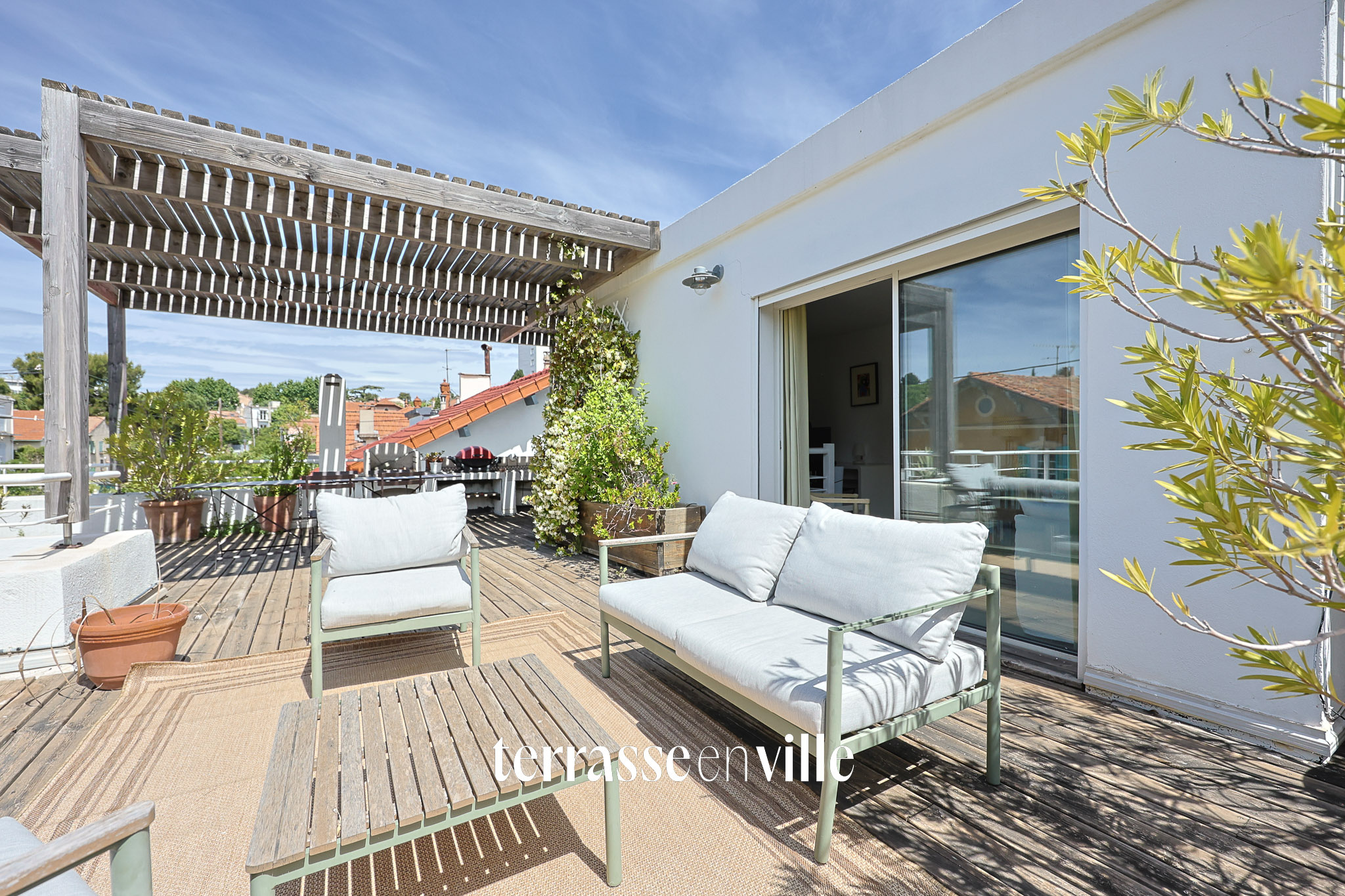 EXCLUSIVITE - LACORDAIRE 13013 - MAISON T6 - 120M2 - TERRASSE PLEIN CIEL 62M2 - GARAGE - 620 000€