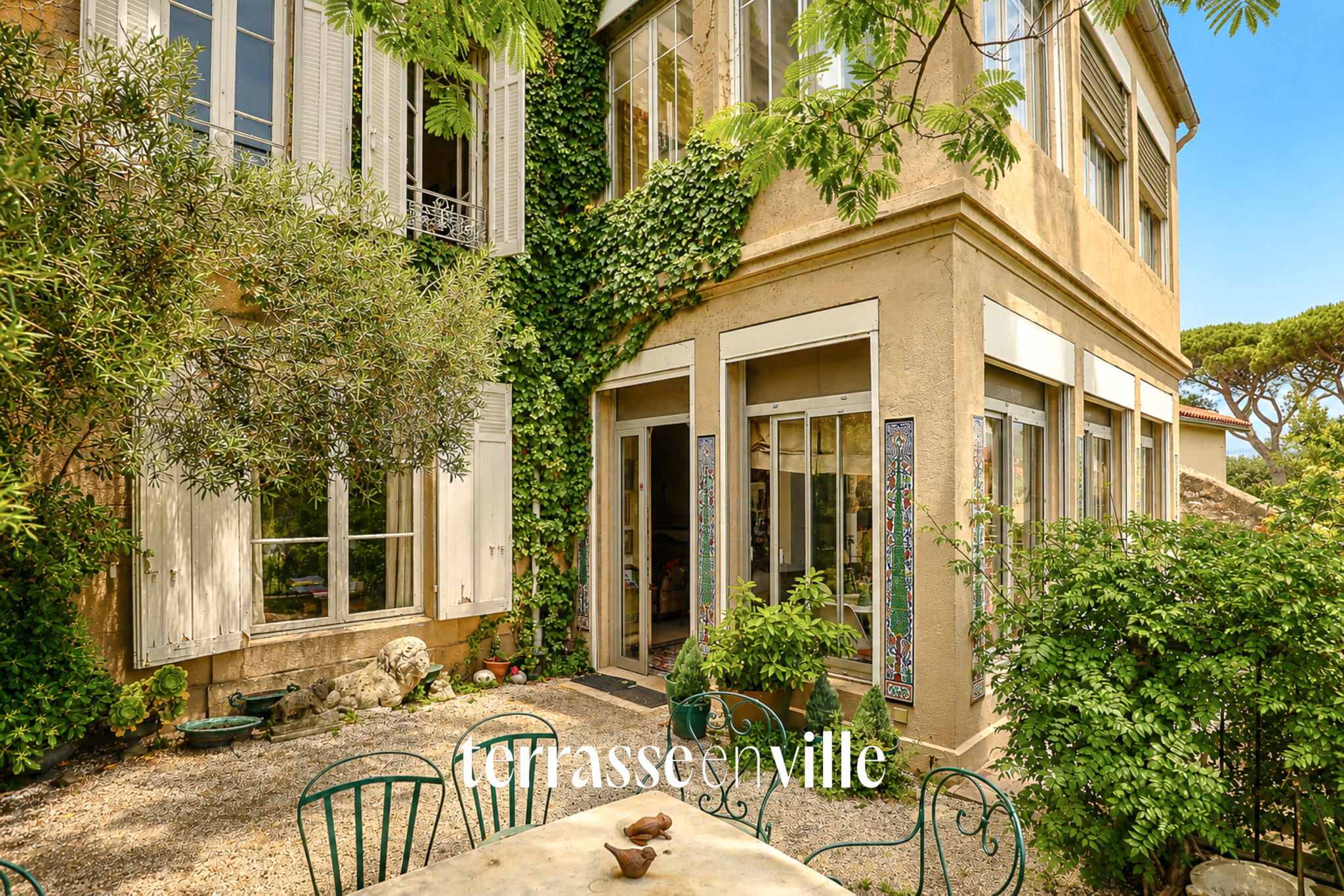 ROUCAS BLANC   MAISON VUE MER   TERRASSES   JARDIN - GARAGE - 2 400 000€