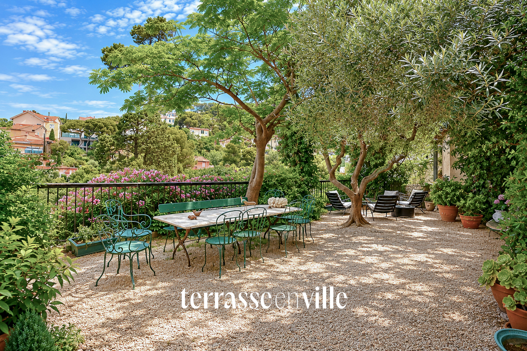 ROUCAS BLANC   MAISON VUE MER   TERRASSES   JARDIN - GARAGE - 2 400 000€