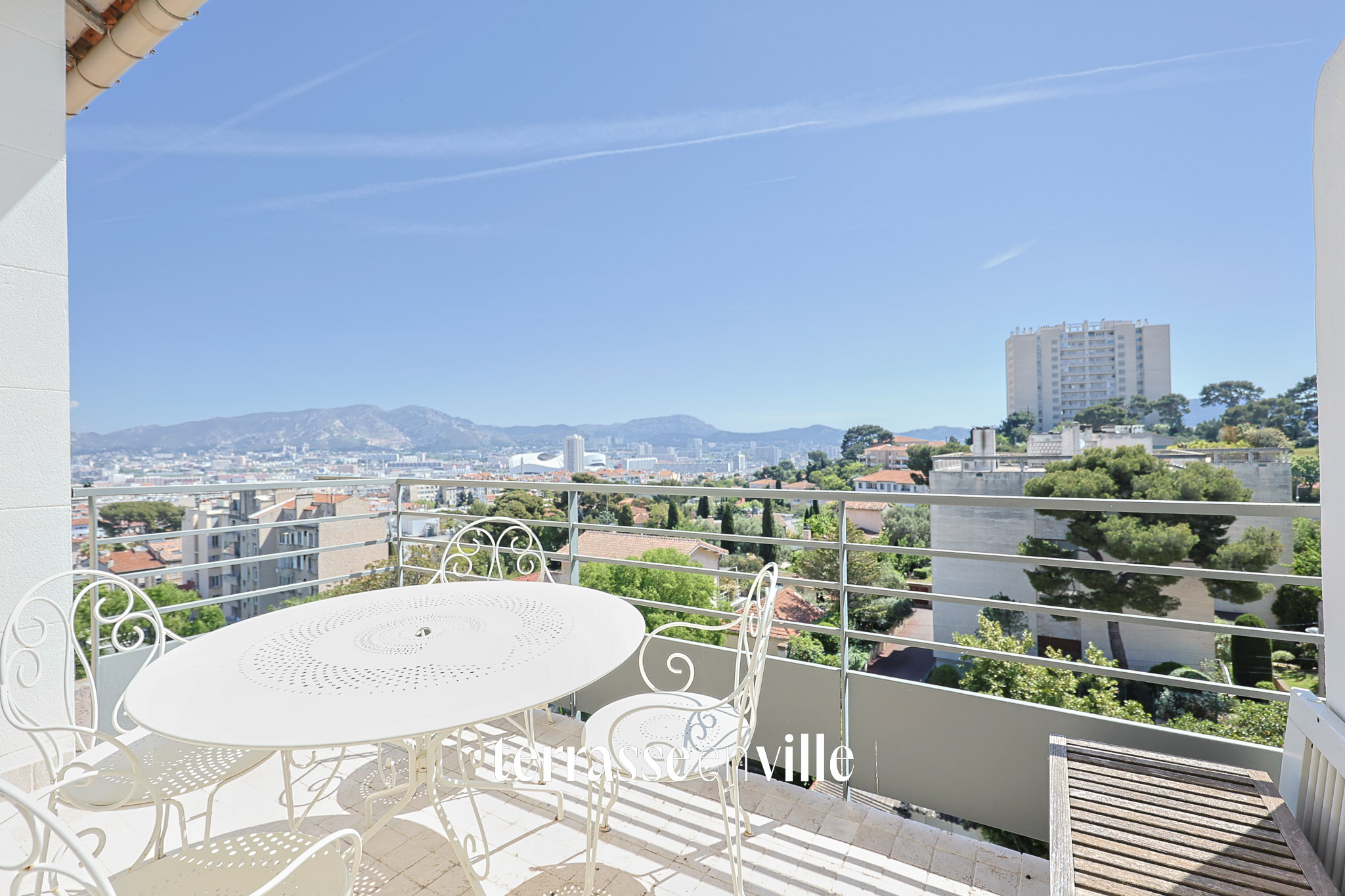 PERIER - T1 - TERRASSE - VUE - 180 000 €