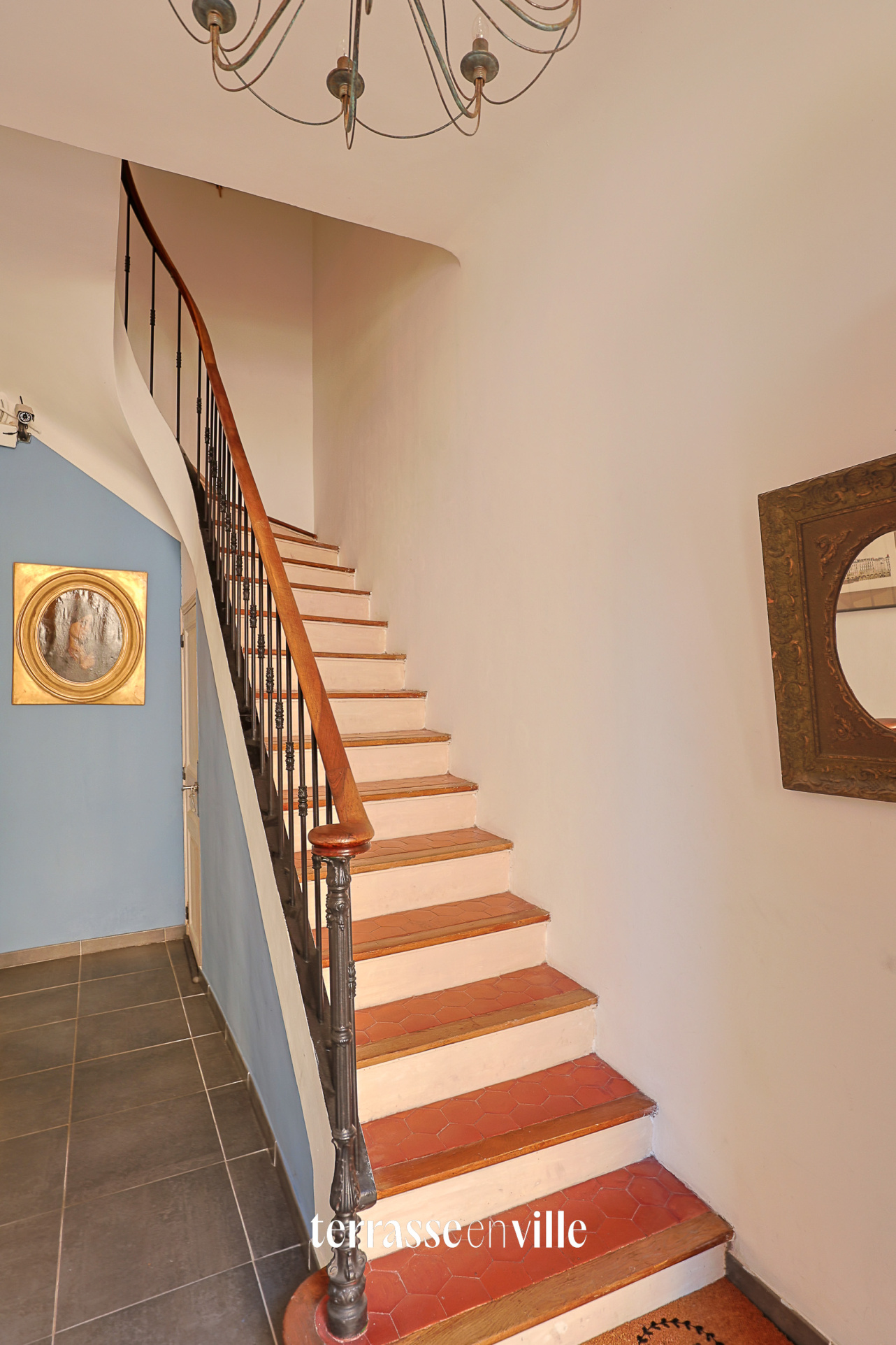EXCLUSIVITÉ - CHAVE/BLANCARDE - MAISON DE VILLE - 690 000 EUROS