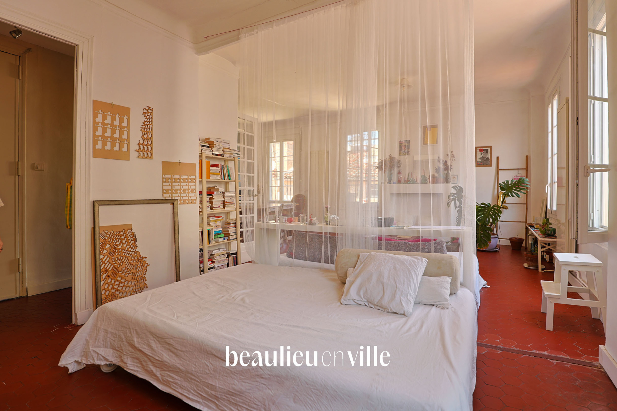 EXCLUSIVITÉ - OPERA VIEIUX PORT - T3/4 - DERNIER ETAGE - 449 000 EUROS