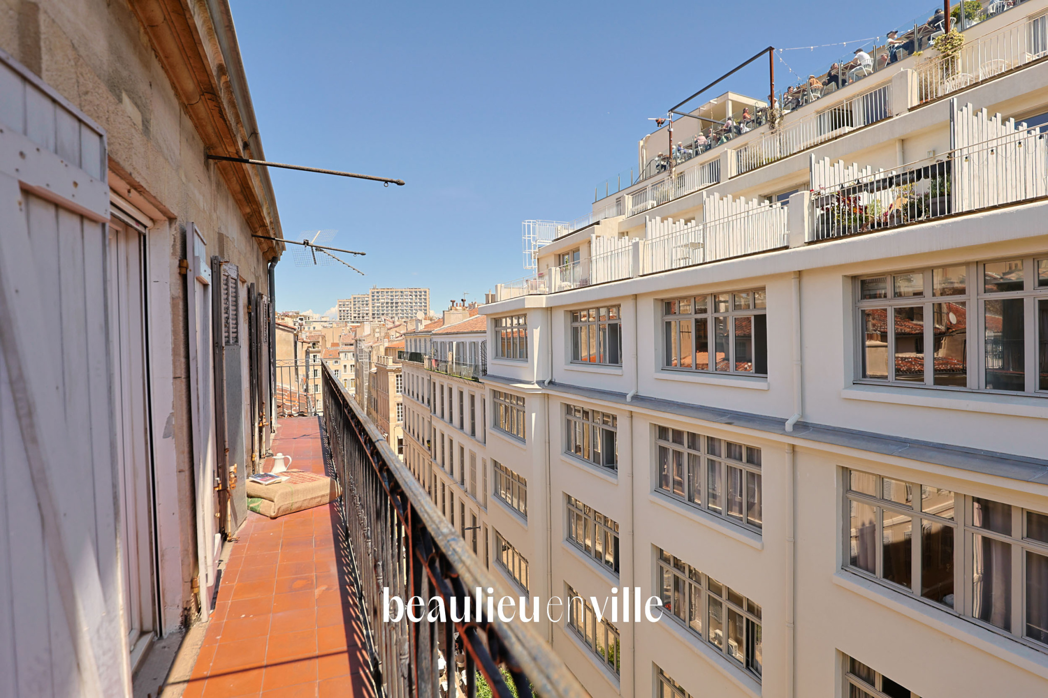 EXCLUSIVITÉ - OPERA VIEIUX PORT - T3/4 - DERNIER ETAGE - 449 000 EUROS