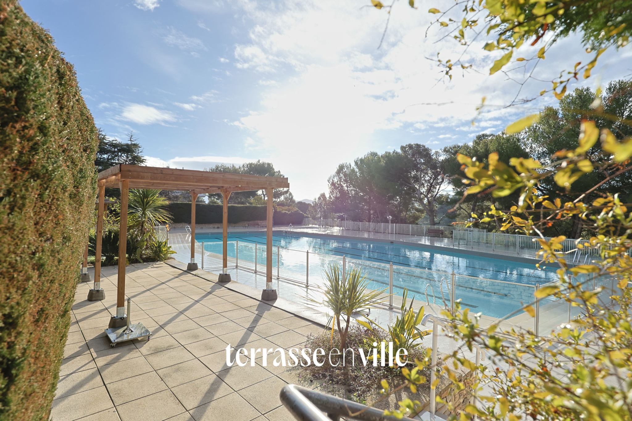 EXCLUSIVITE - CARRE D’OR - SUPER CADENELLE - T3 - 91m2 - TERRASSE - 450 000€