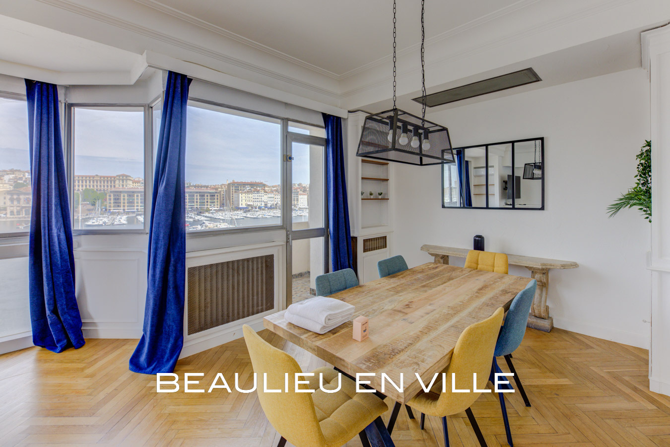 EXCLUSIVITE - BAIL EMPHYTEOTIQUE - VIEUX PORT - T3 - BALCON - VUE - 140 000€