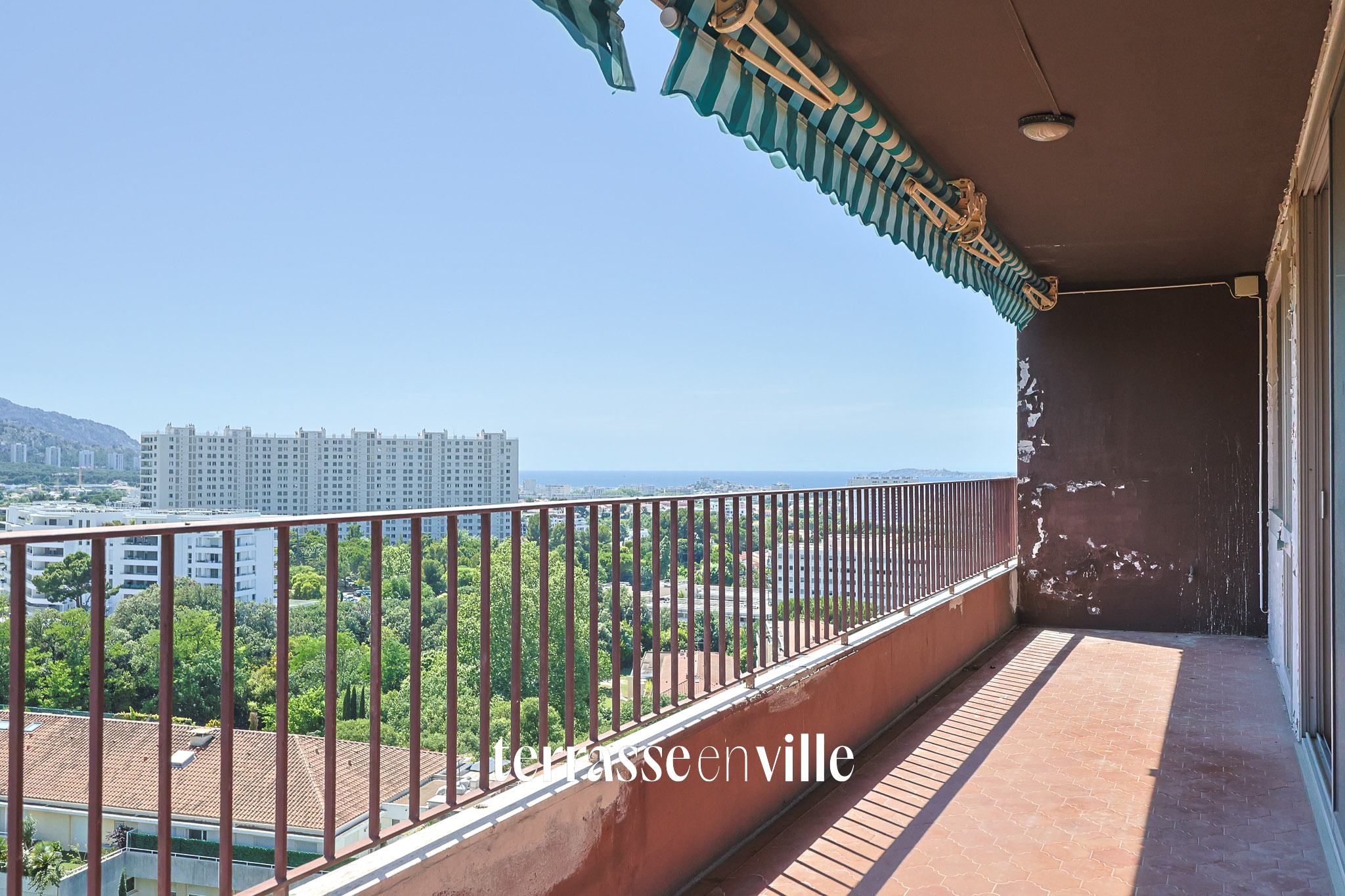 MAZARGUES - T4 - 111M2 - TERRASSE - VUE - GARAGE - 320 000€