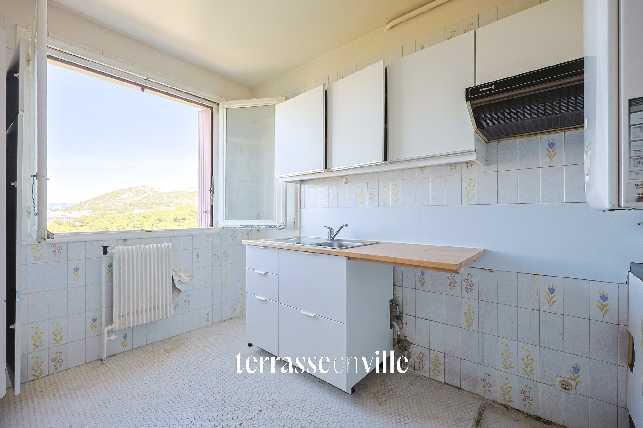 MAZARGUES - T4 - 111M2 - TERRASSE - VUE - GARAGE - 320 000€