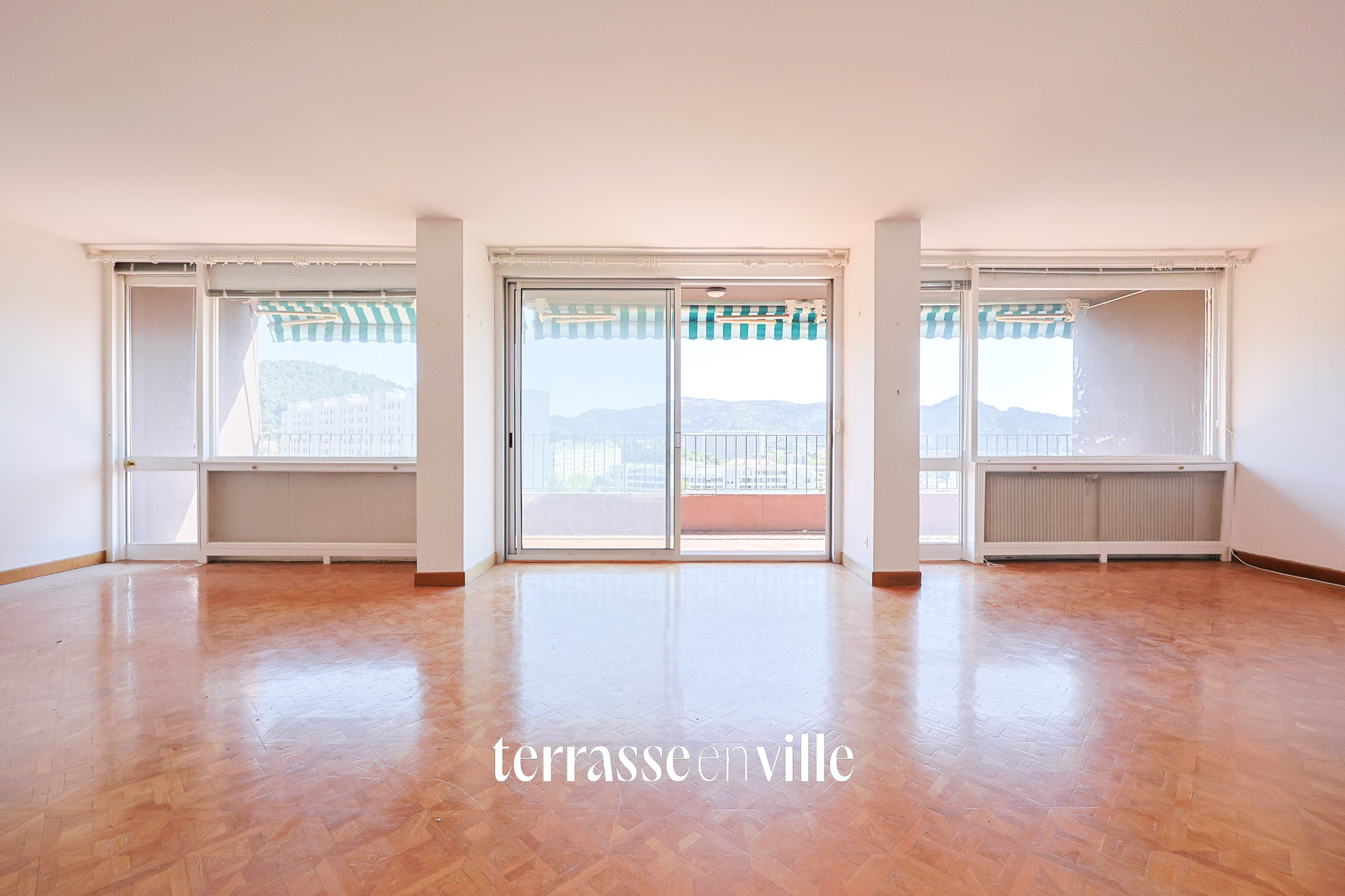 MAZARGUES - T4 - 111M2 - TERRASSE - VUE - GARAGE - 320 000€