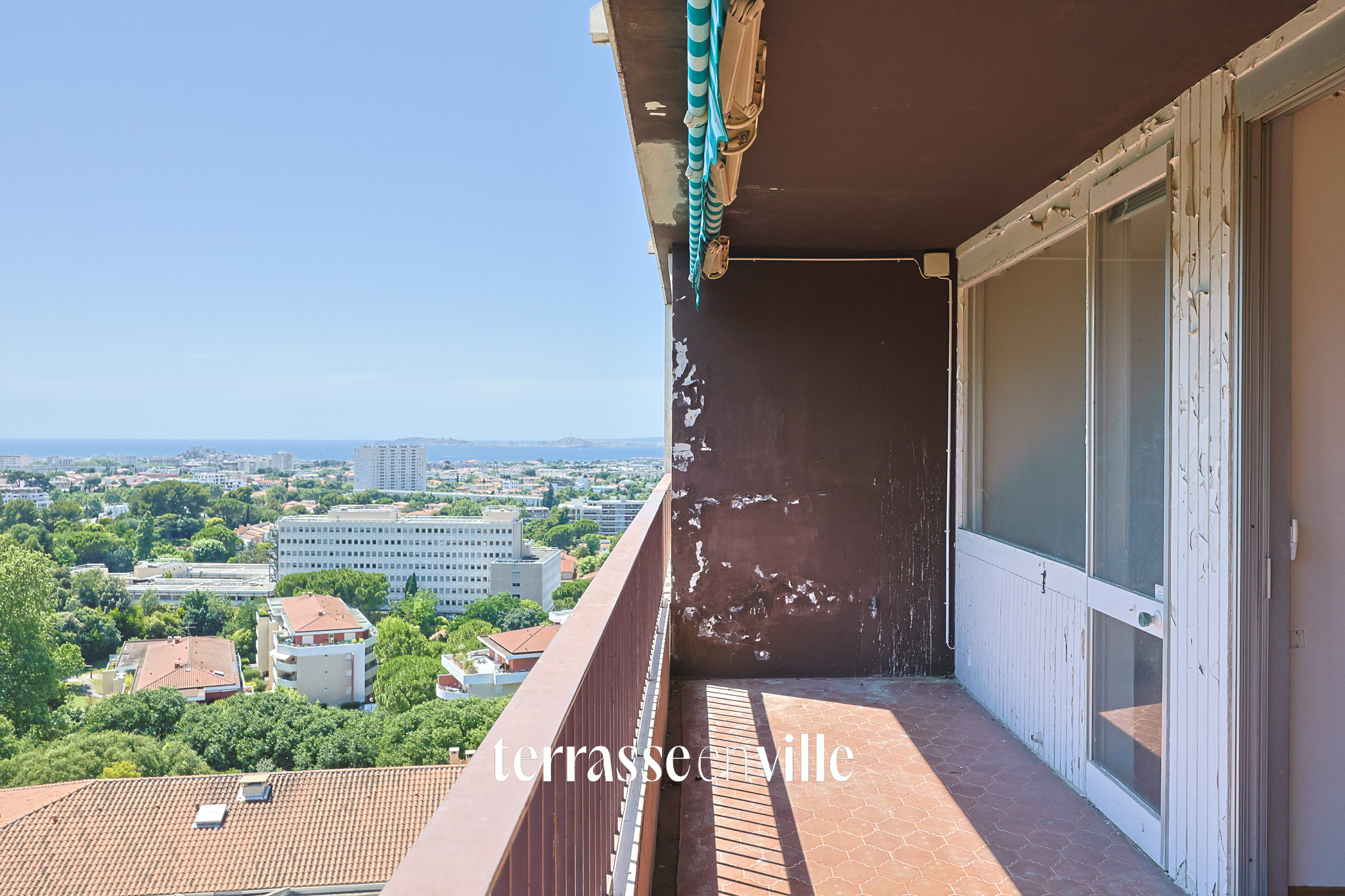 MAZARGUES - T4 - 111M2 - TERRASSE - VUE - GARAGE - 320 000€