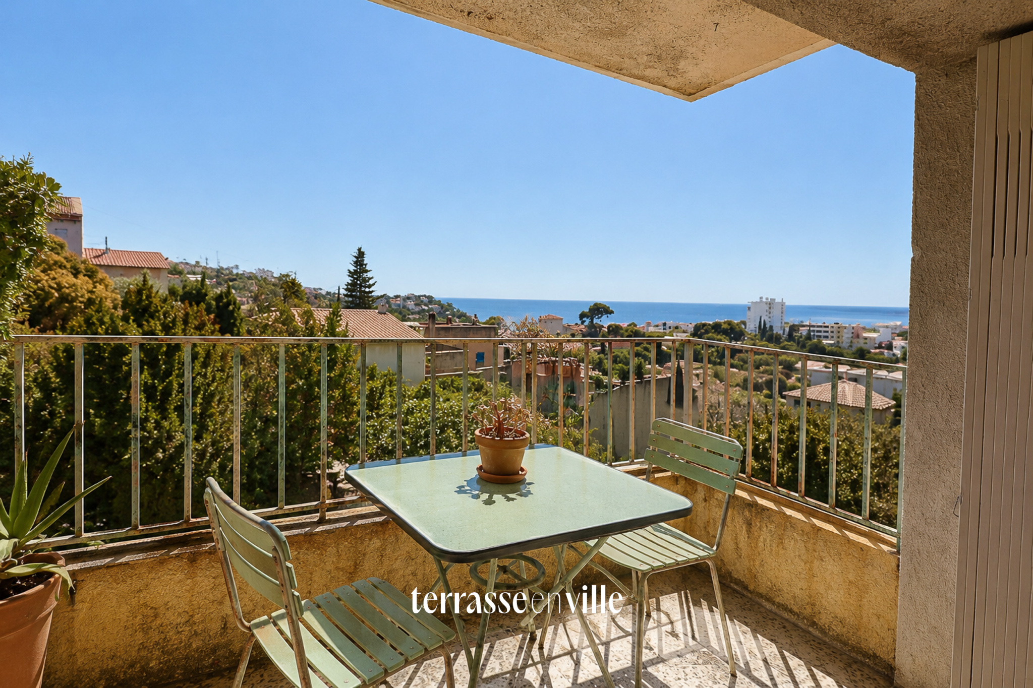 SOUS OFFRE - EXCLUSIVITÉ - ROUCAS BLANC - T3 - BALCON - CAVE - 380 000€