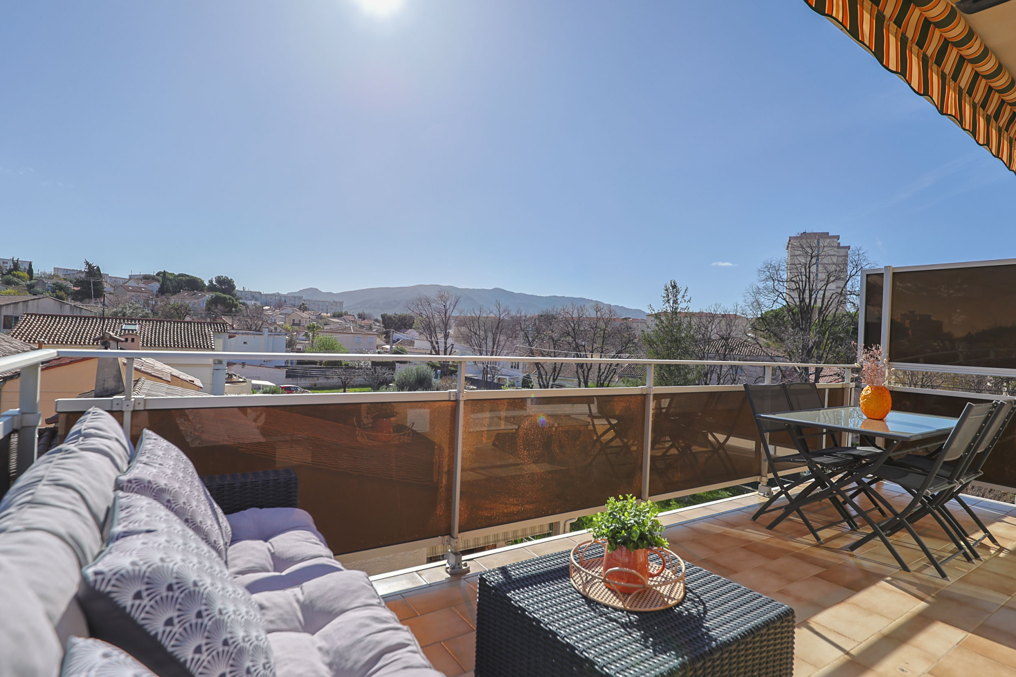 LA FOURRAGERE - APPARTEMENT T3 - 64 M2 - TERRASSE - GARAGE - CAVE - 295 000€