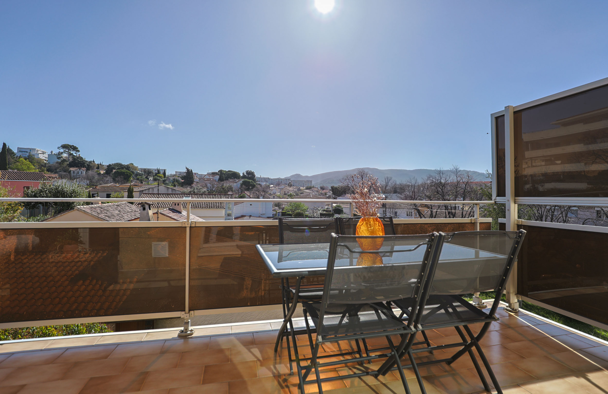 LA FOURRAGERE - APPARTEMENT T3 - 64 M2 - TERRASSE - GARAGE - CAVE - 295 000€