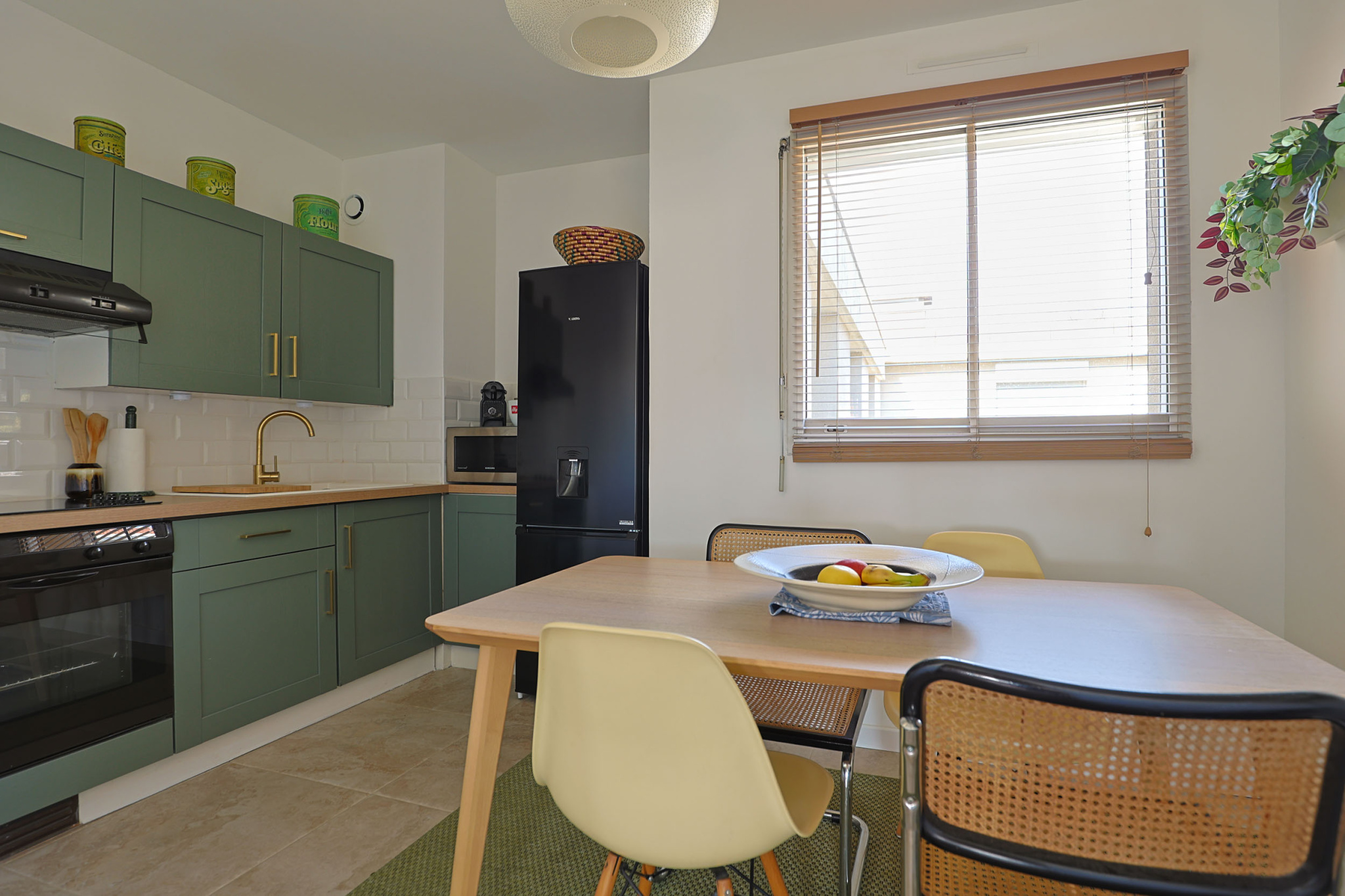 LA FOURRAGERE - APPARTEMENT T3 - 64 M2 - TERRASSE - GARAGE - CAVE - 295 000€