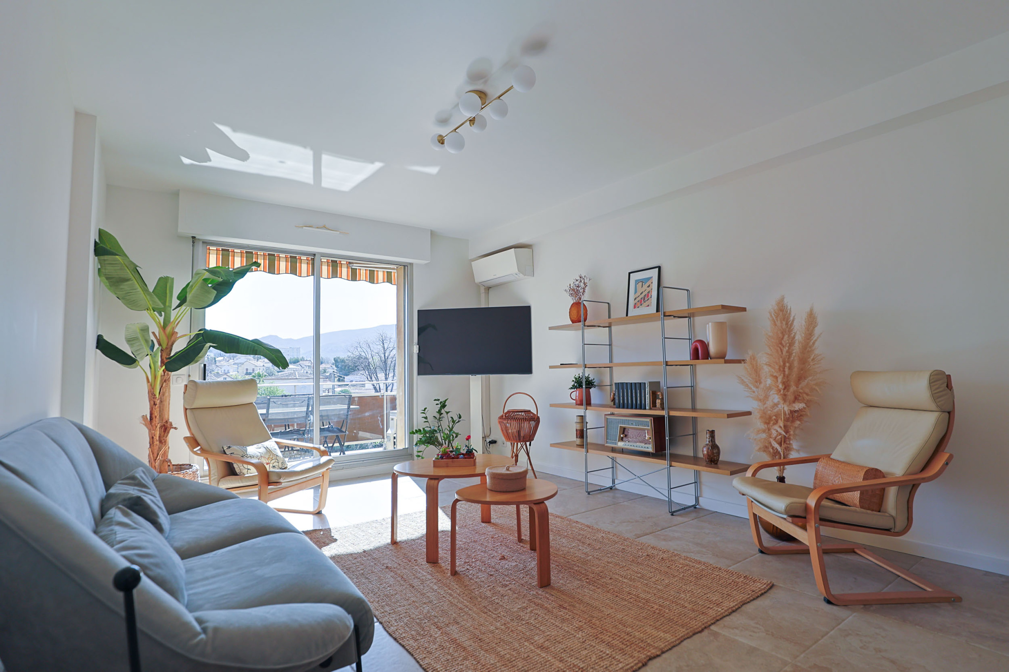 LA FOURRAGERE - APPARTEMENT T3 - 64 M2 - TERRASSE - GARAGE - CAVE - 295 000€