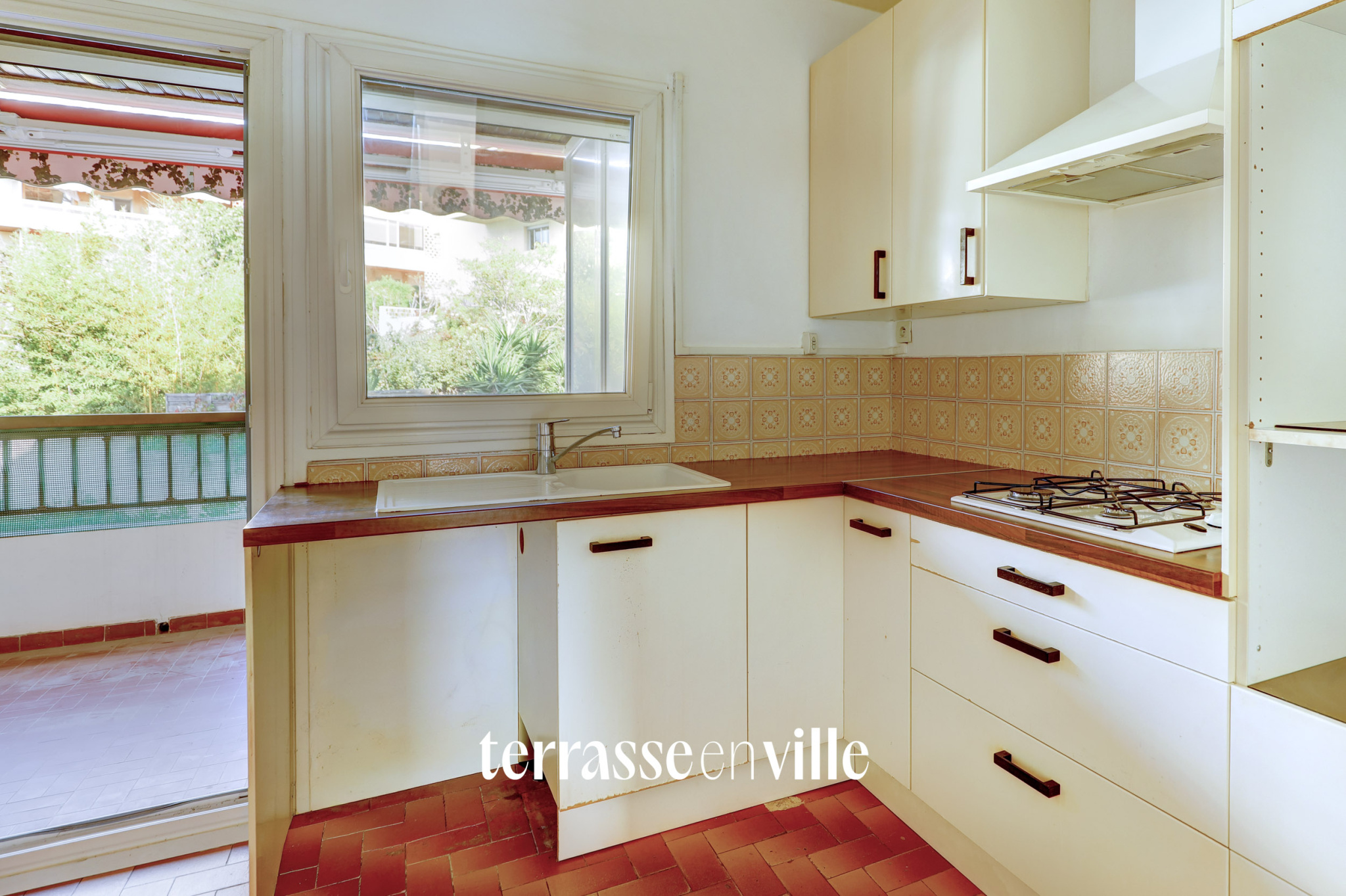 VIEILLE CHAPELLE - T4 - BALCON - TERRASSE - BOX EN SUS - 495000€