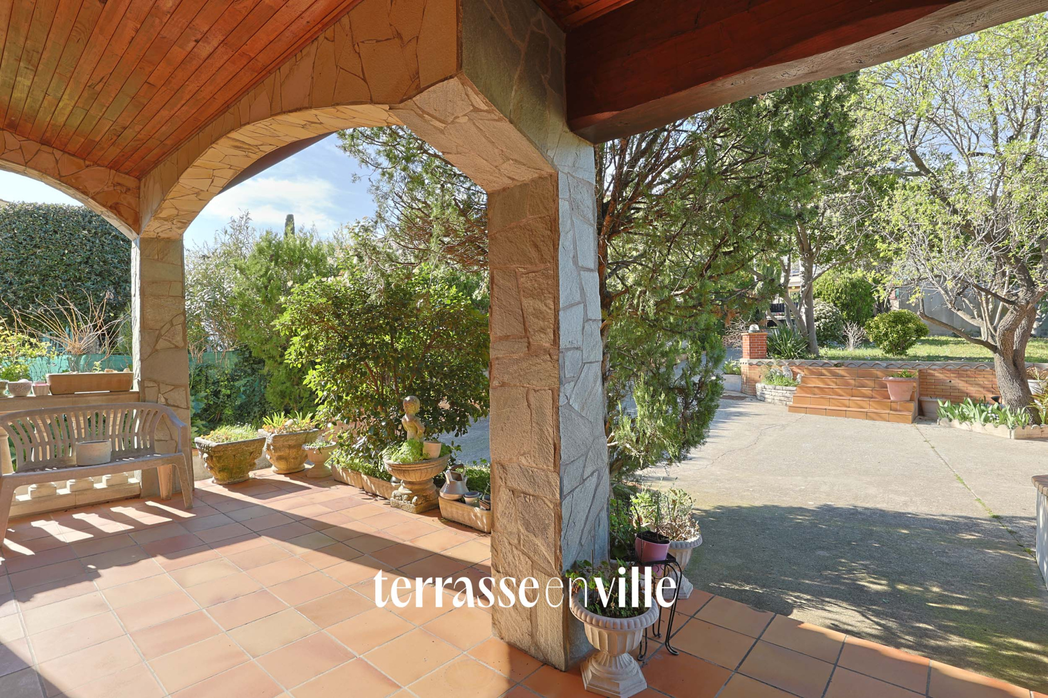 LE ROVE - MAISON 218m2 - TERRASSES - JARDIN - 660 000€