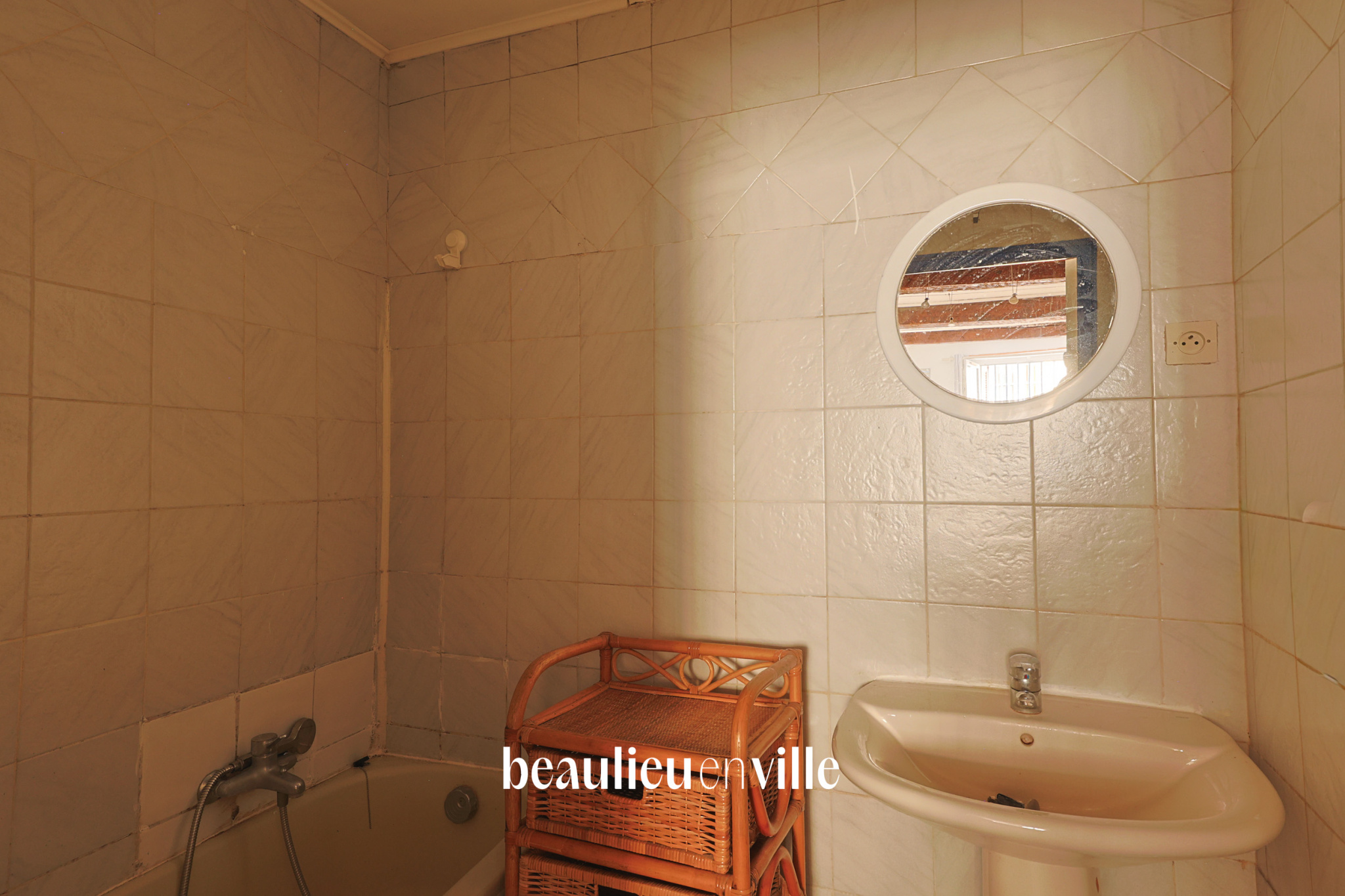EXCLUSIVITE - PANIER / ACCOULES - STUDIO 29m2 - CAVE - 110 000€