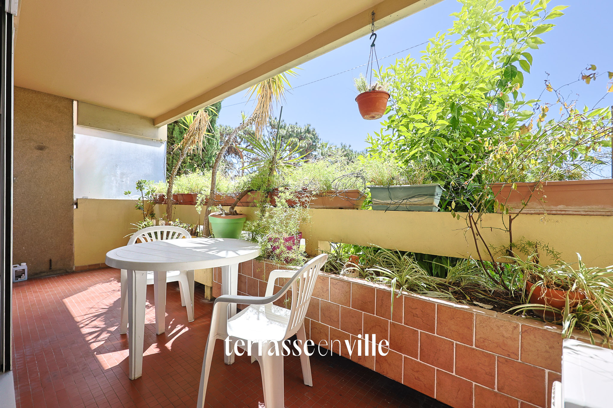 EXCLUSIVITÉ - 26 eme CENTENAIRE - T4 - 96 m2 - TERRASSE ET JARDIN 50 M2 - PARKING - 300 000 €