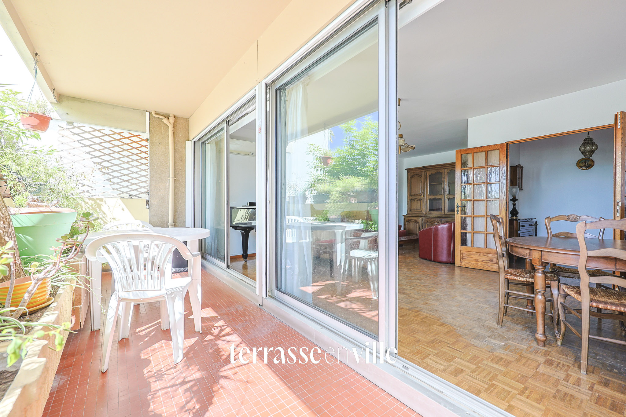 EXCLUSIVITÉ - 26 eme CENTENAIRE - T4 - 96 m2 - TERRASSE ET JARDIN 50 M2 - PARKING - 300 000 €