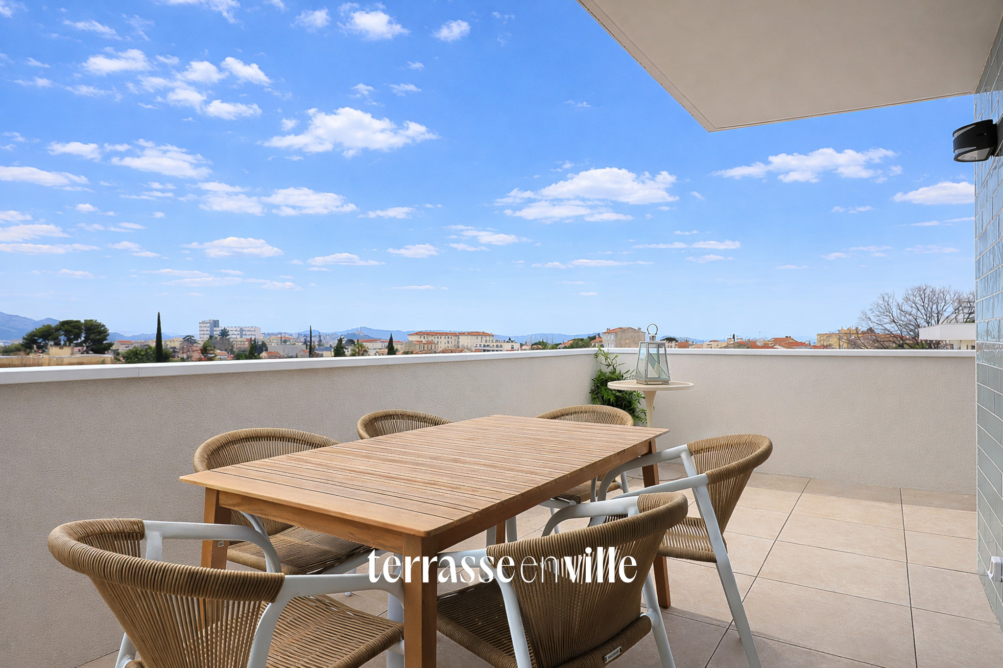 MONTOLIVET 13012 - DUPLEX T5 150M2 - DERNIER ETAGE - TERRASSES 74M2 - GARAGES EN SUS - 835 000€