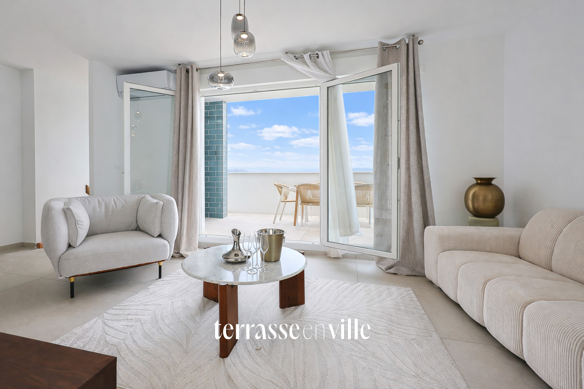 MONTOLIVET 13012 - DUPLEX T5 150M2 - DERNIER ETAGE - TERRASSES 74M2 - GARAGES EN SUS - 835 000€