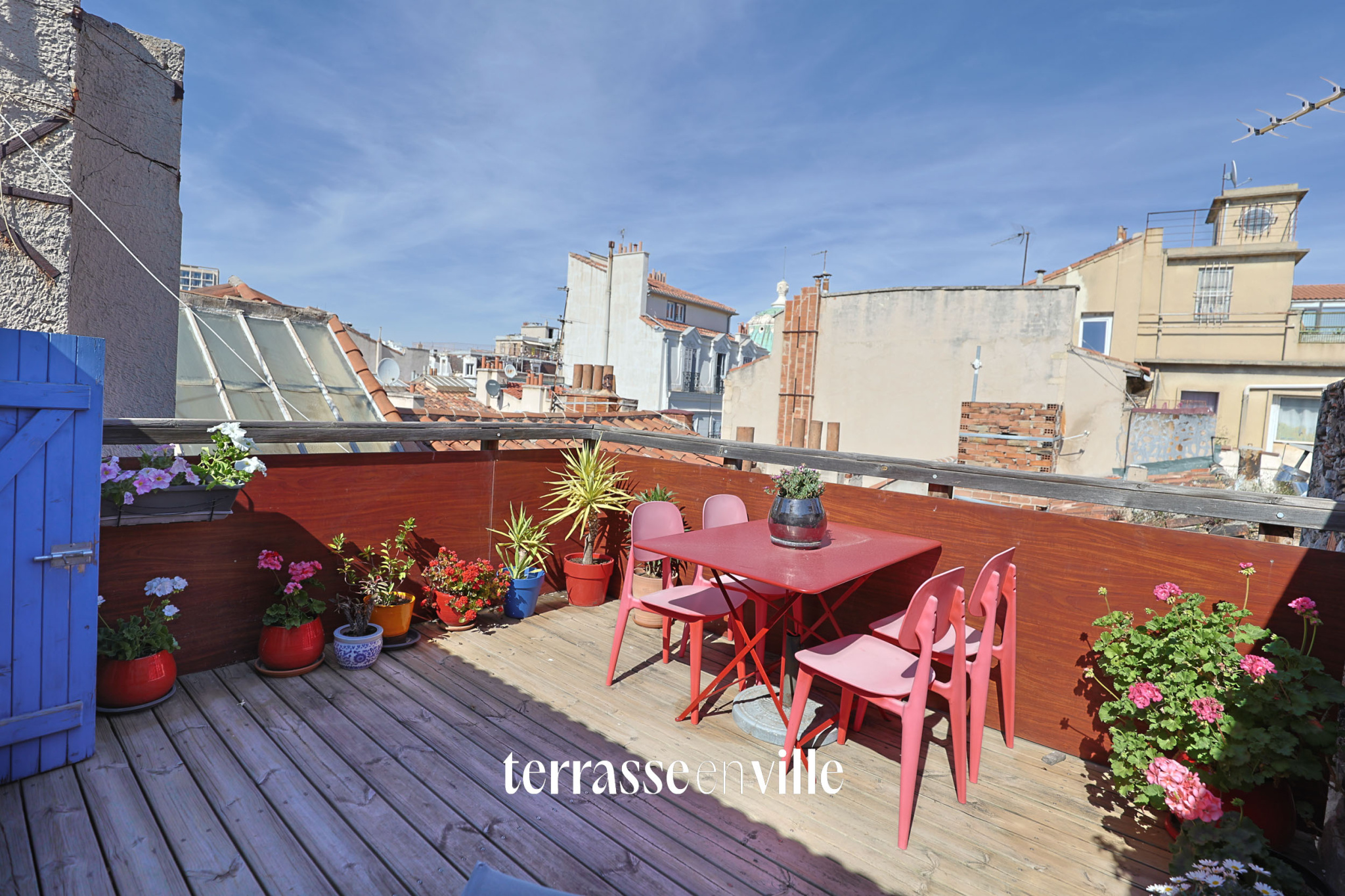 EXCLUSIVITÉ OPERA - VIEUX PORT DERNIER ETAGE T2/3 56 M2 - TOIT TERRASSE - 300 000 €