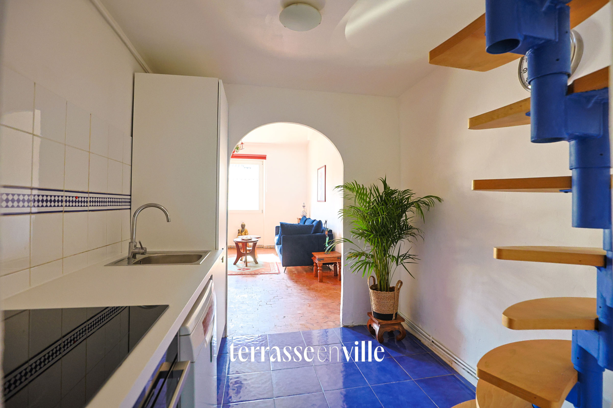 EXCLUSIVITÉ OPERA - VIEUX PORT DERNIER ETAGE T2/3 56 M2 - TOIT TERRASSE - 300 000 €