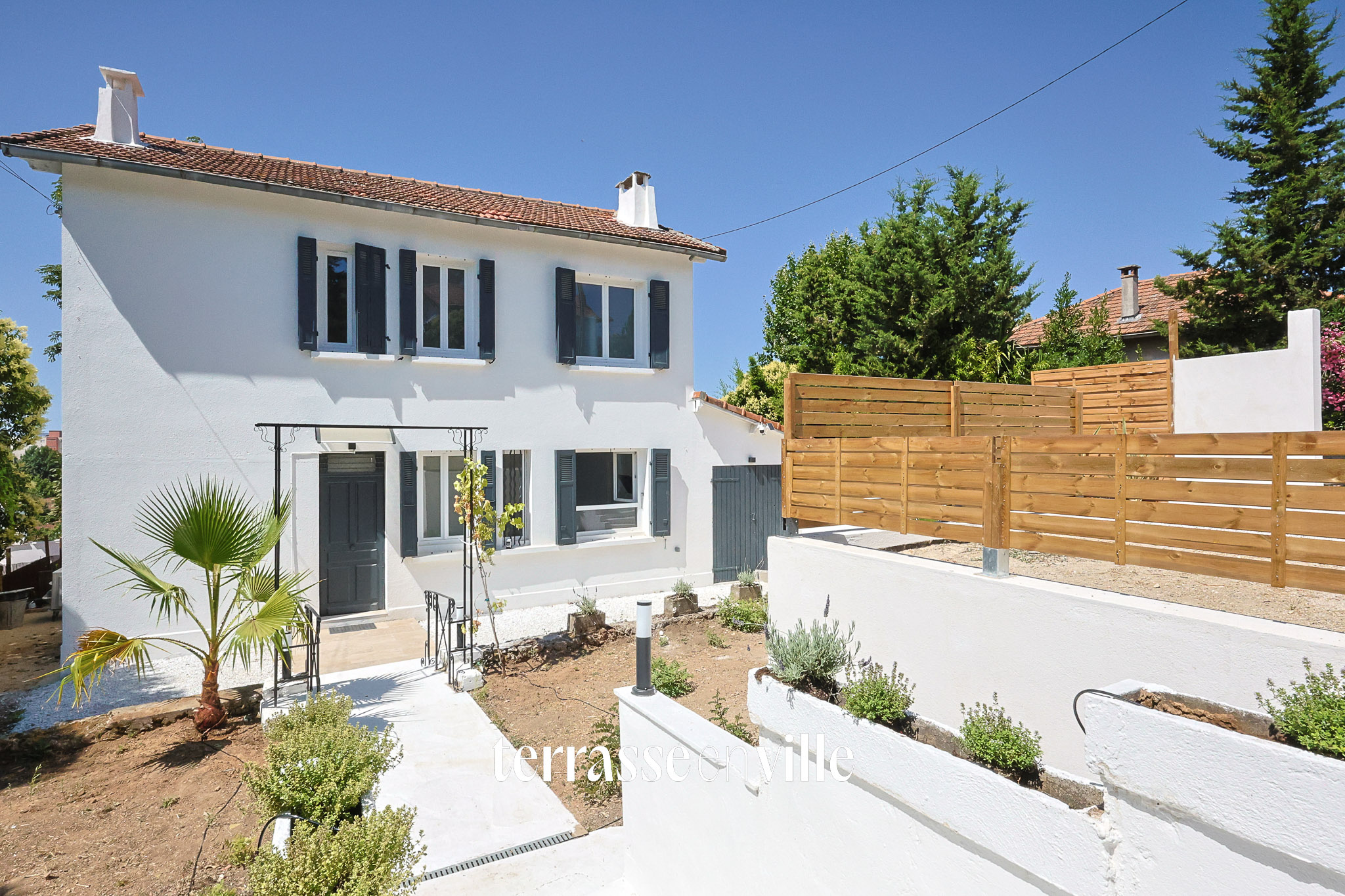 TROIS-LUCS - 13012 - MAISON T4 - 110 m2 - JARDIN 445m2 - 559 000€