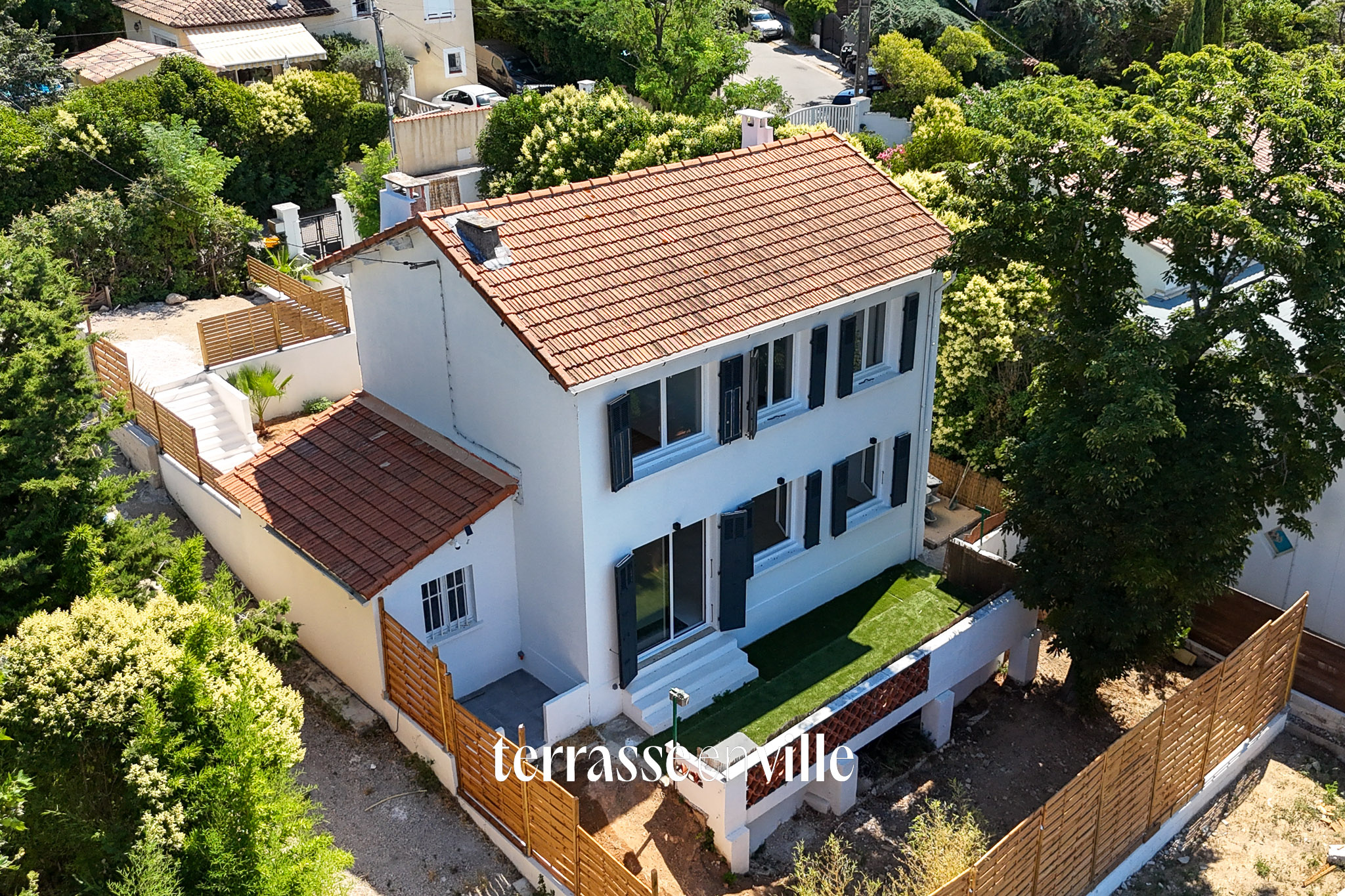TROIS-LUCS - 13012 - MAISON T4 - 110 m2 - JARDIN 445m2 - 559 000€