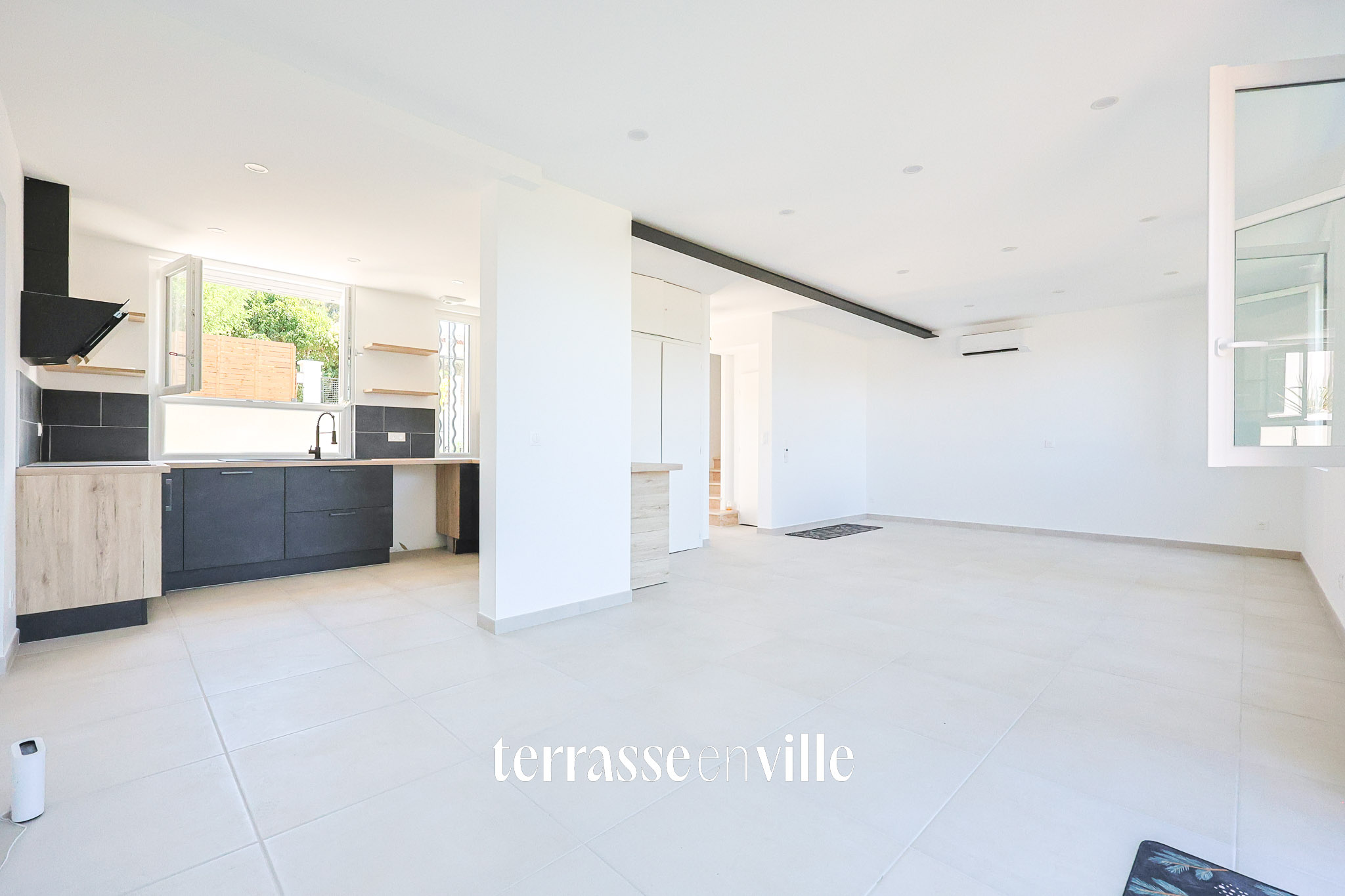 TROIS-LUCS - 13012 - MAISON T4 - 110 m2 - JARDIN 445m2 - 559 000€
