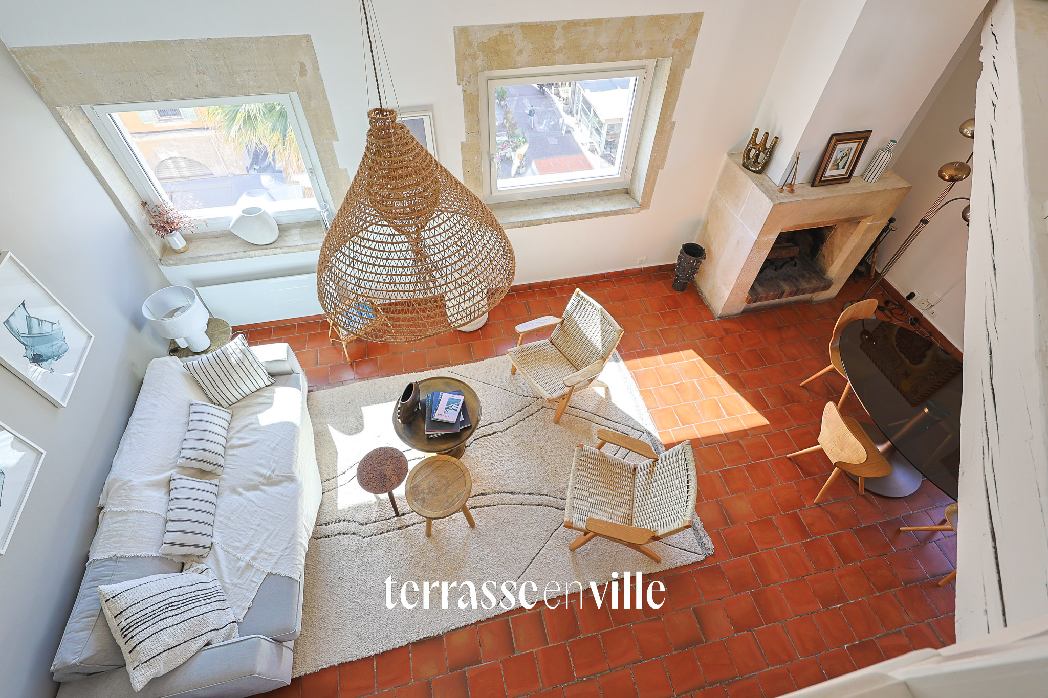EXCLUSIVITE - VIEUX PORT/PLACE THIARS - LOFT T2/3 - TROPEZIENNE - VUE - 430 000€