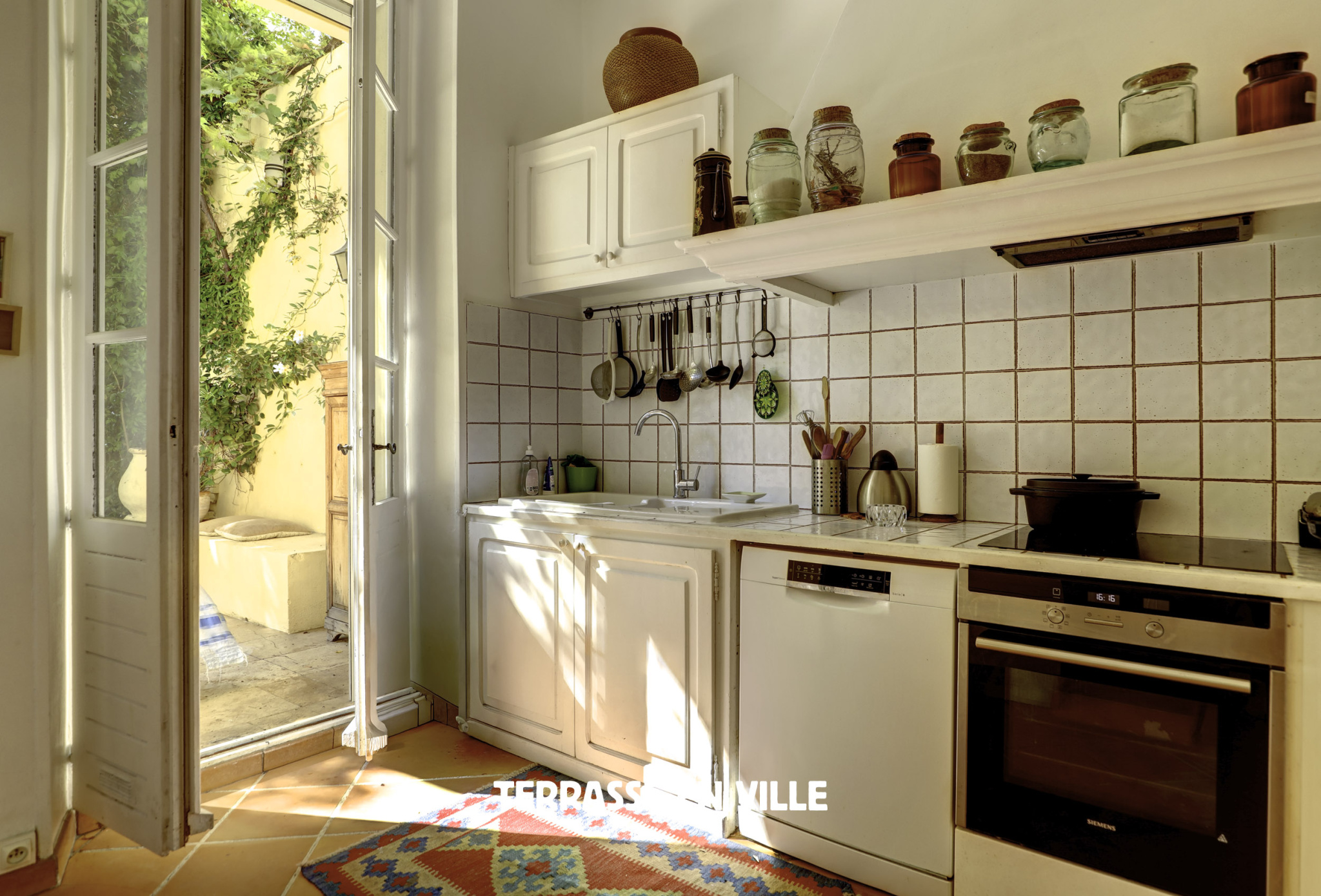 PLACE DELIBES - DUPLEX - 165M2 -JARDIN - PISCINE 1 230 000 €