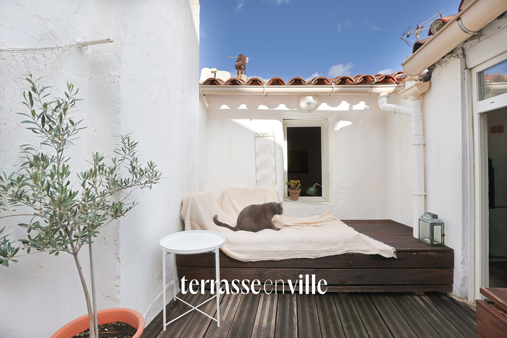 EXCLUSIVITE -LE PANIER - 33M2 -T2 - DERNIER ETAGE - TERRASSES - 250 000 €