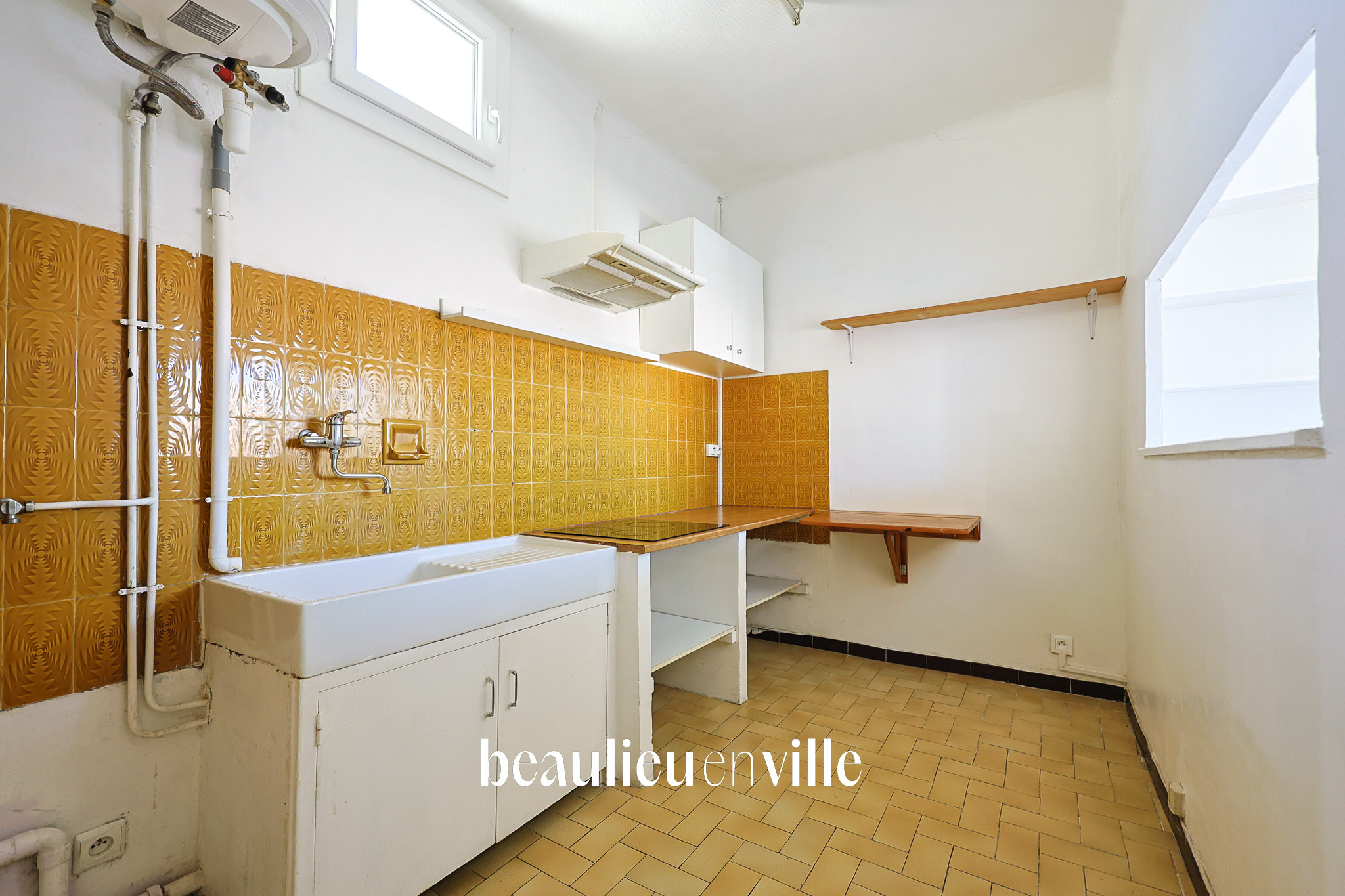 13004 - CINQ AVENUES /REFORMES - 25 m2 - BALCON - 95 000€