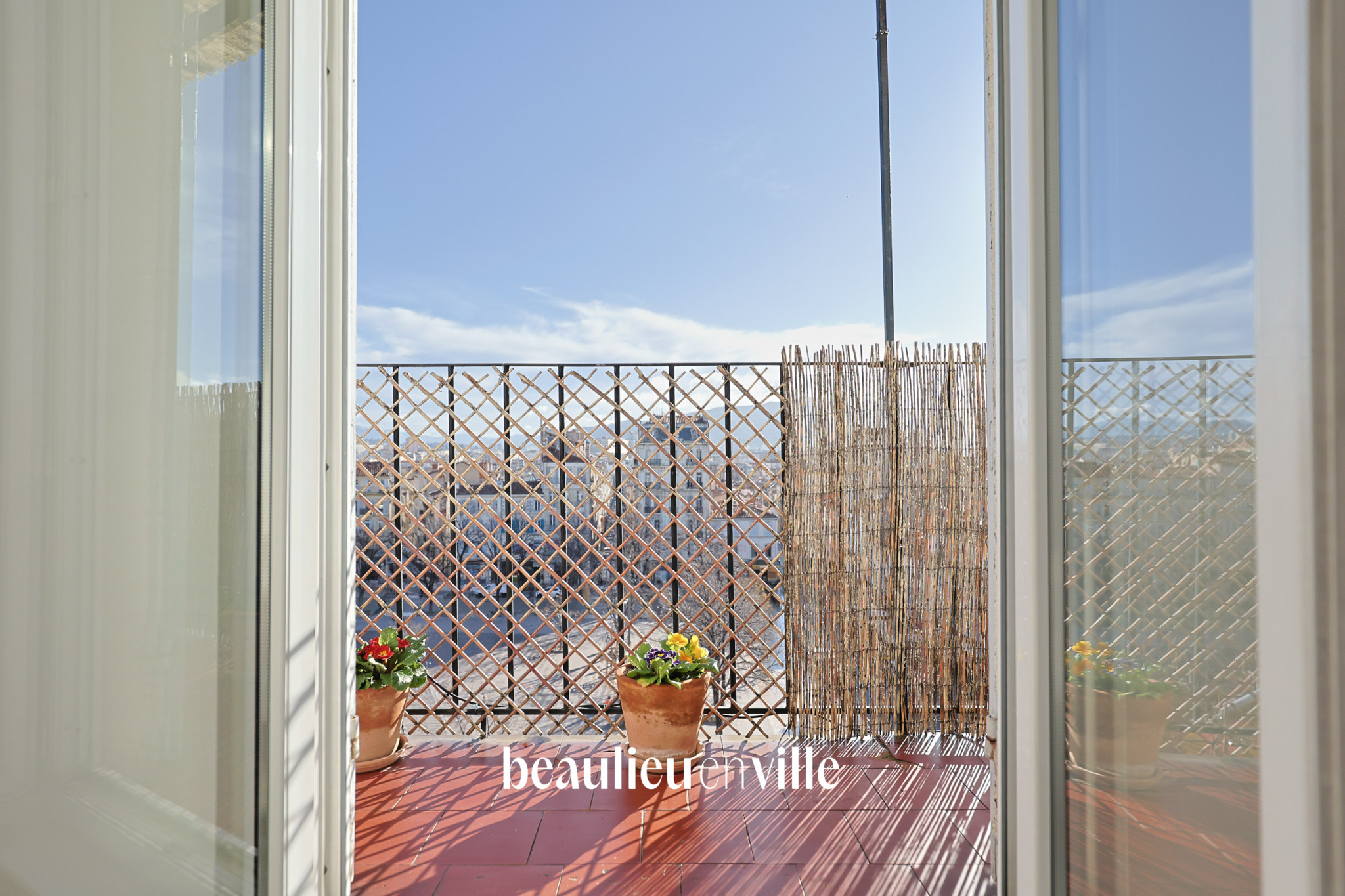 EXCLUSIVITÉ - LA PLAINE - T3 - 80 M2 - VUE - GARAGE - 385 000 EUROS