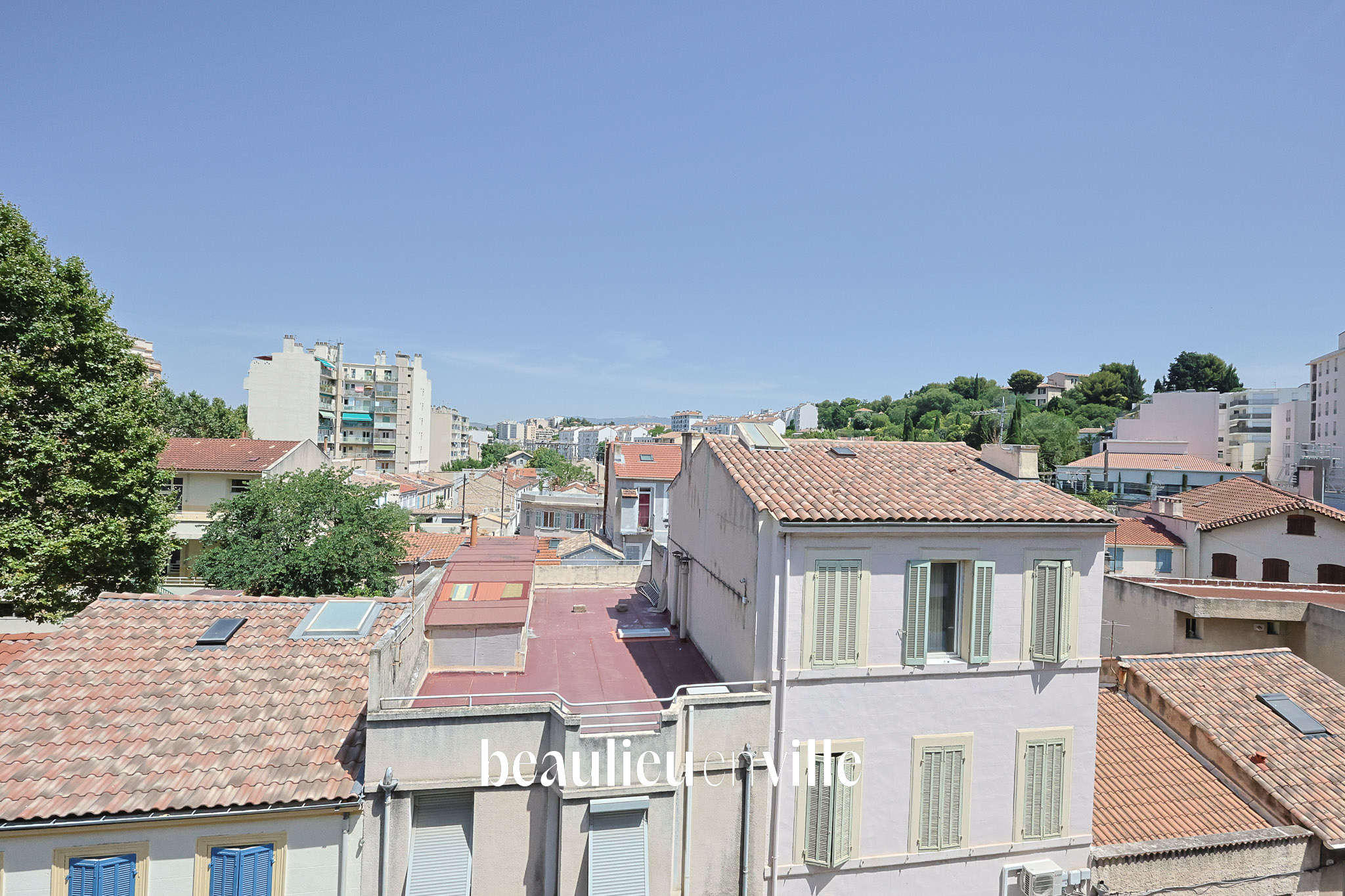 Exclusivité - Duplex sous les toits - dernier étage - vue dégagée - T3 68m2 - 13004 - Marseille Blancarde