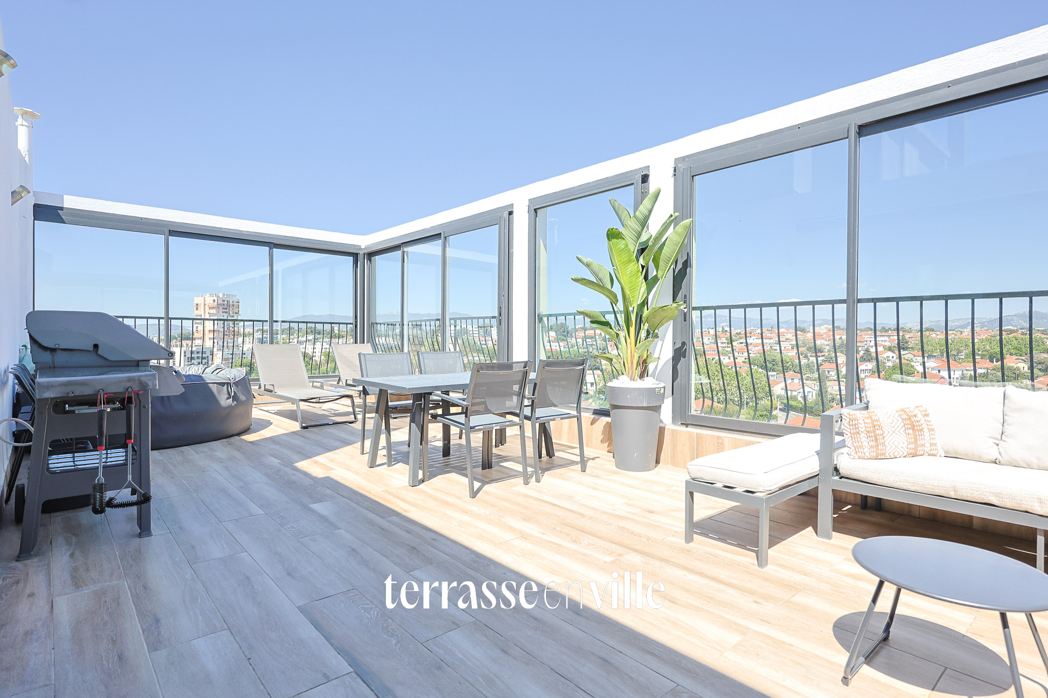 ST JEAN DU DESERT- PENTHOUSE T3/4 - TERRASSE - GARAGE - 745 000€