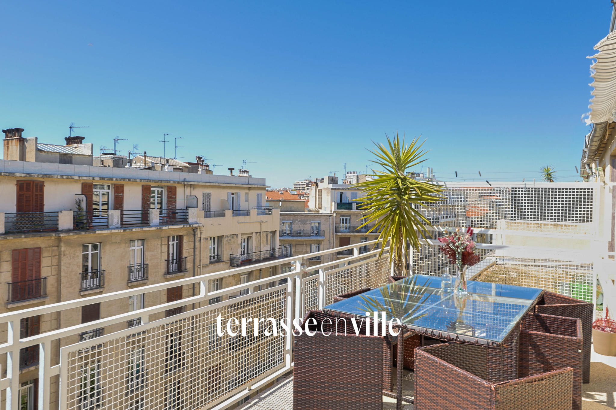 EXCLUSIVITÉ - CINQ AVENUES - T3 - TERRASSES - DERNIER ETAGE- 250 000 EUROS