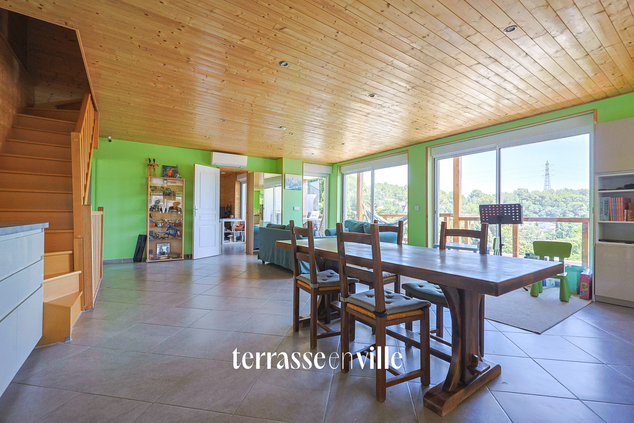 Les Trois-Lucs - 13012 - Maison contemporaine - 10 pièces - 290 m2 - Terrain 1 200 m2 - Piscine - 870 000€