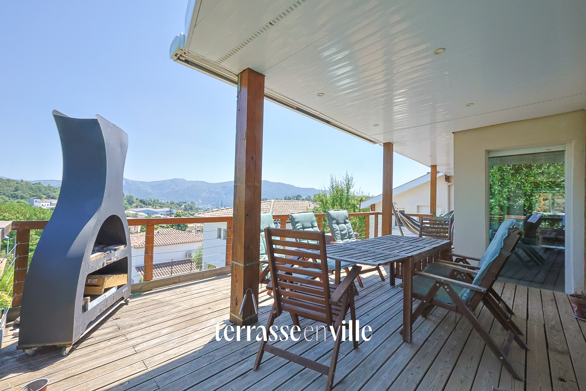 Les Trois-Lucs - 13012 - Maison contemporaine - 10 pièces - 290 m2 - Terrain 1 200 m2 - Piscine - 870 000€