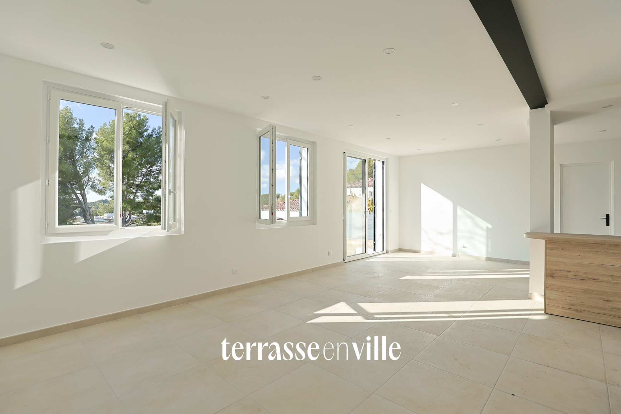 TROIS-LUCS - 13012 - MAISON T4 - 110 m2 - JARDIN 445m2 - 559 000€