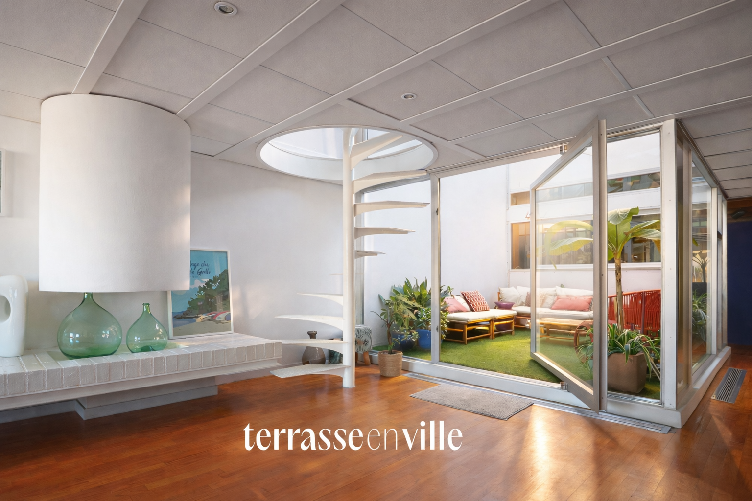 EXCLUSIVITE - VIEUX PORT - T3 148m2 - PATIO 10m2 - VUE VIEUX PORT- 750 000€