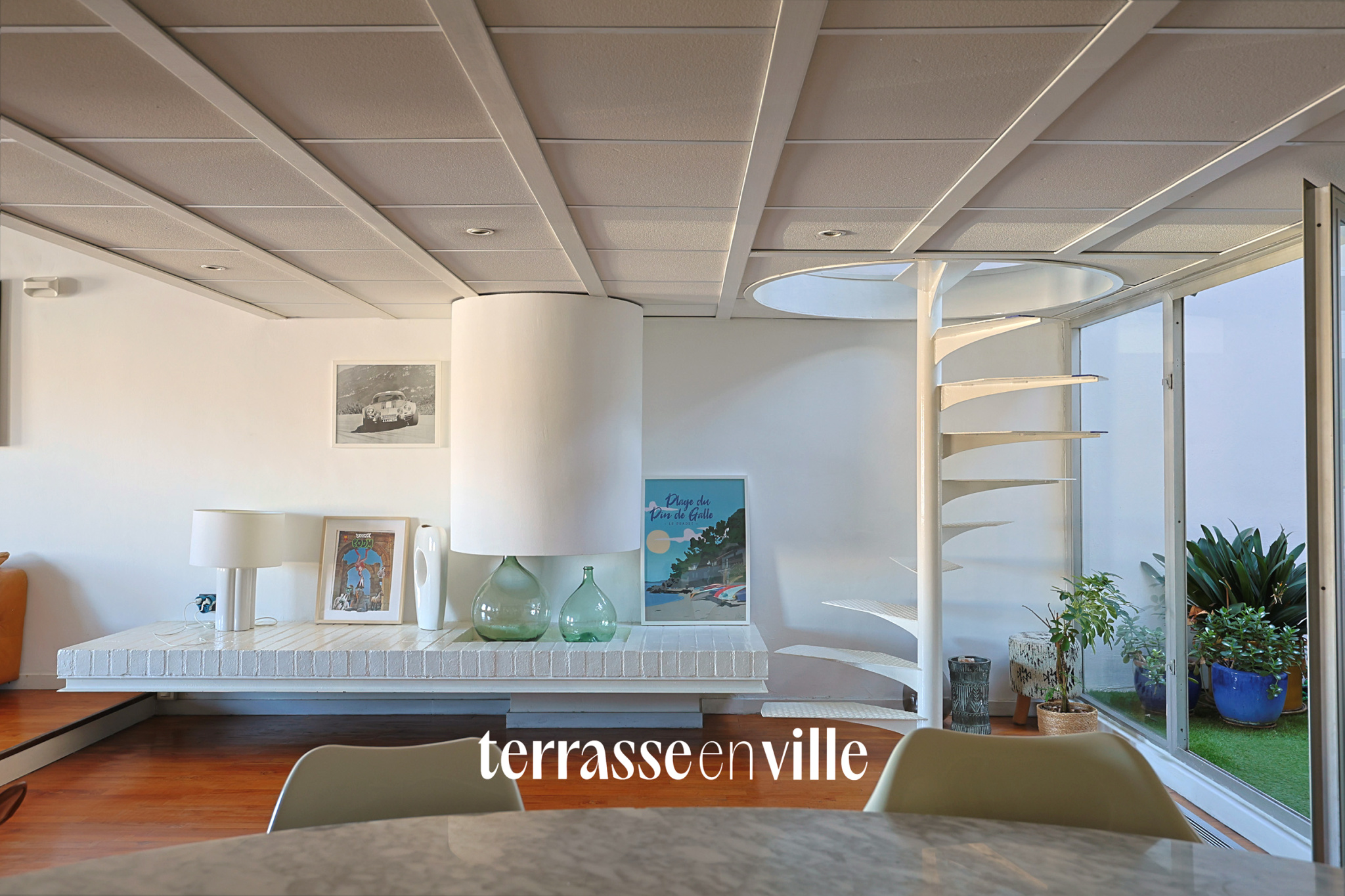 EXCLUSIVITE - VIEUX PORT - T3 148m2 - PATIO 10m2 - VUE VIEUX PORT- 750 000€